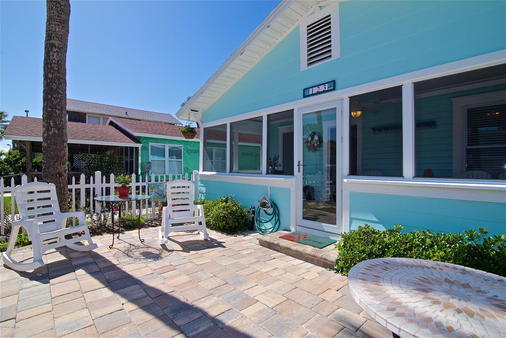 Beachy Cottage by the Sea Cottages for Rent in Jacksonville Beach