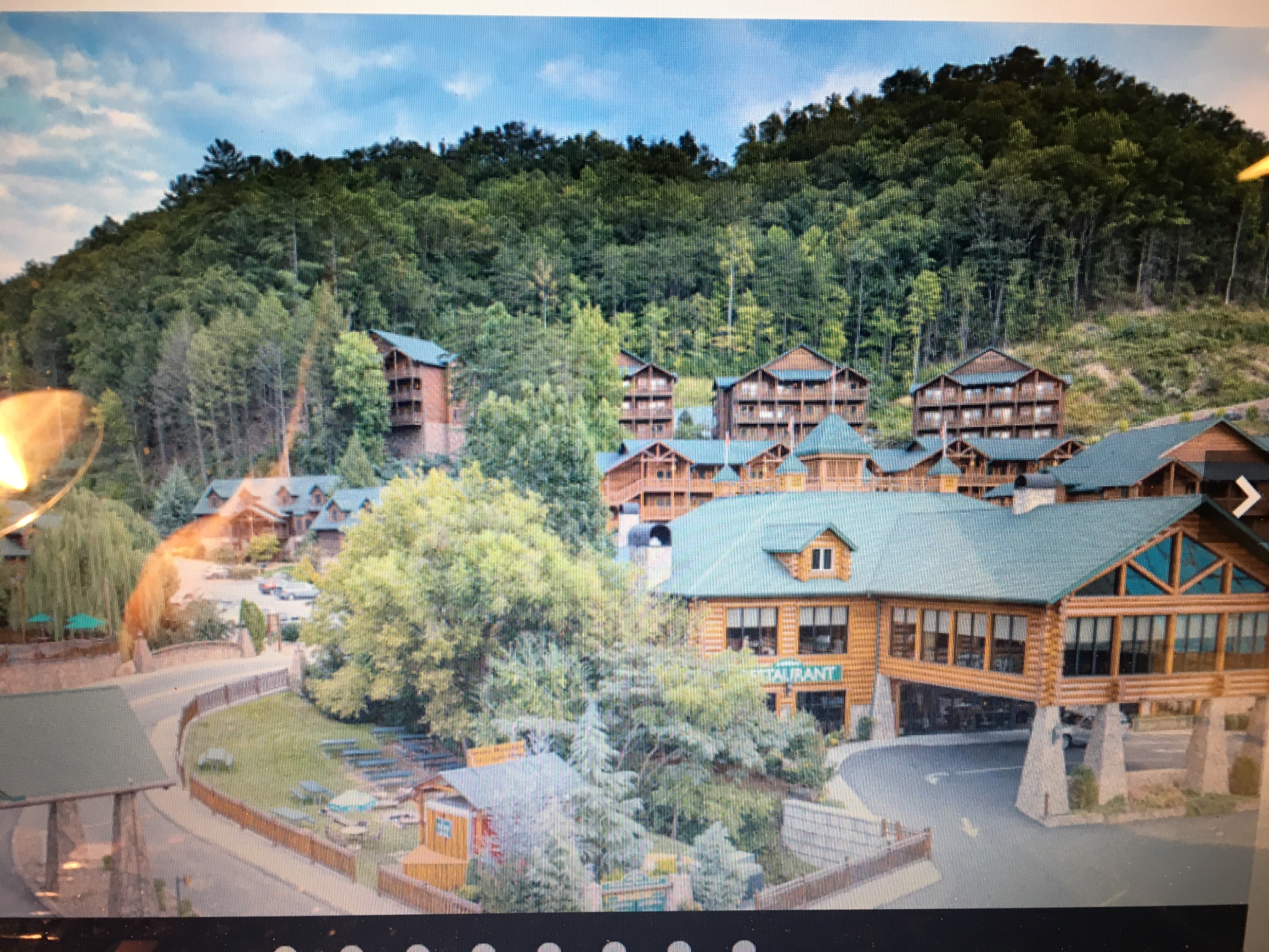 Deluxe A Log Cabin Gatlinburg Smokey Mountains, TN Tiny houses for