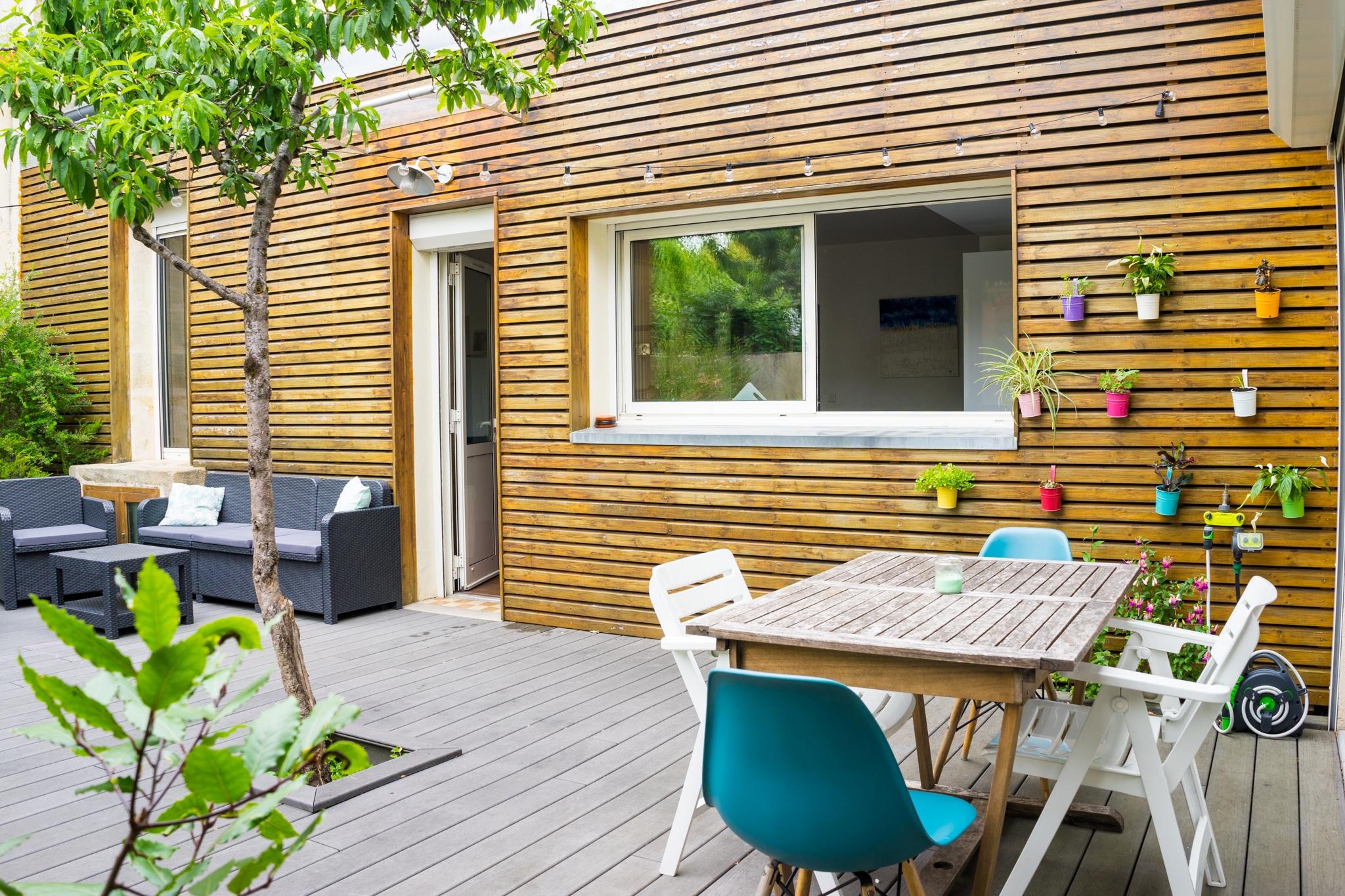 Beautiful family home with terrace in St Genes