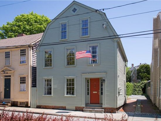 Heart of Newport; Alexander Hamilton slept here!