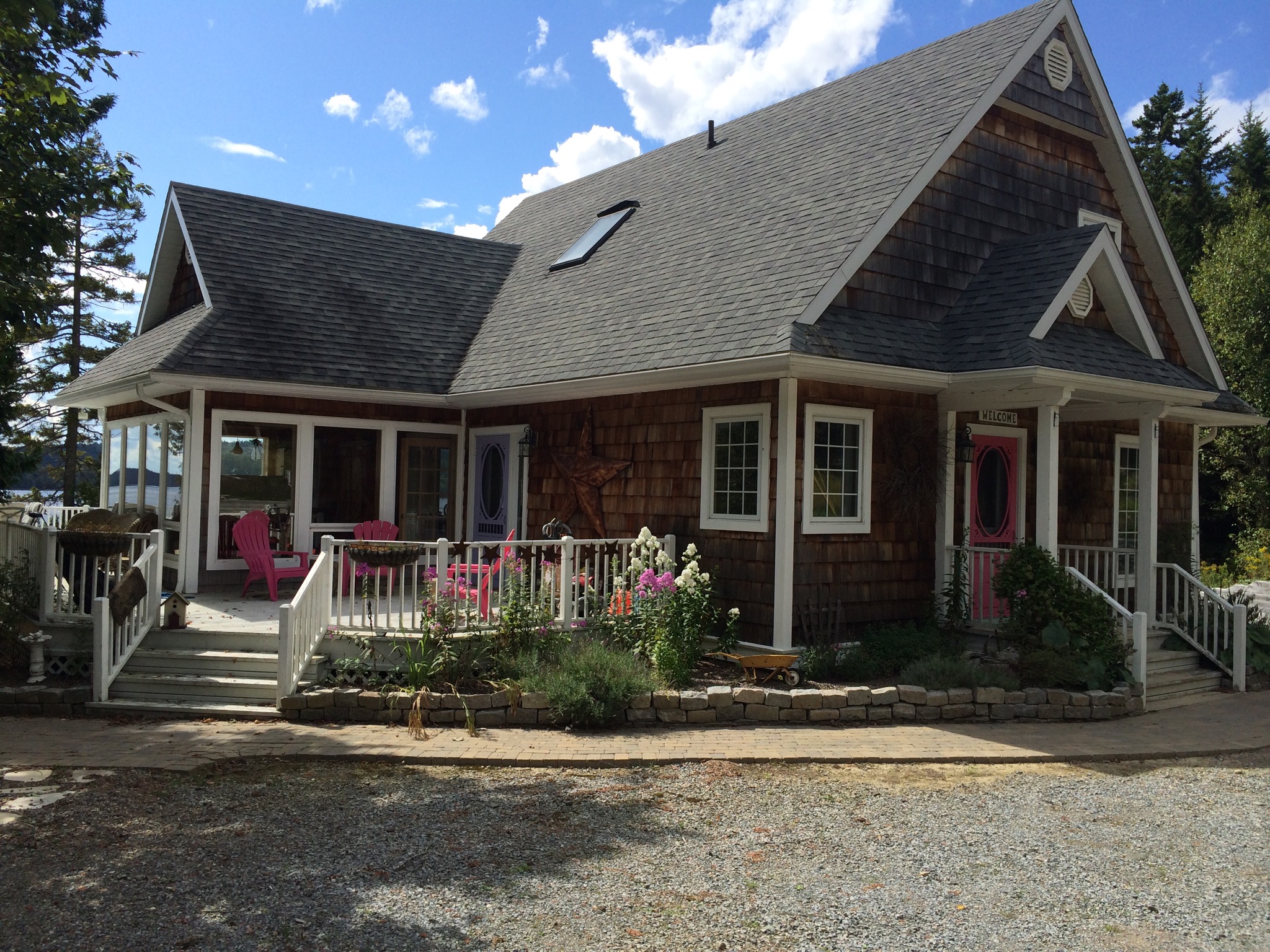 Lakeside Retreat 3bdr Private House in Saint George, New Brunswick