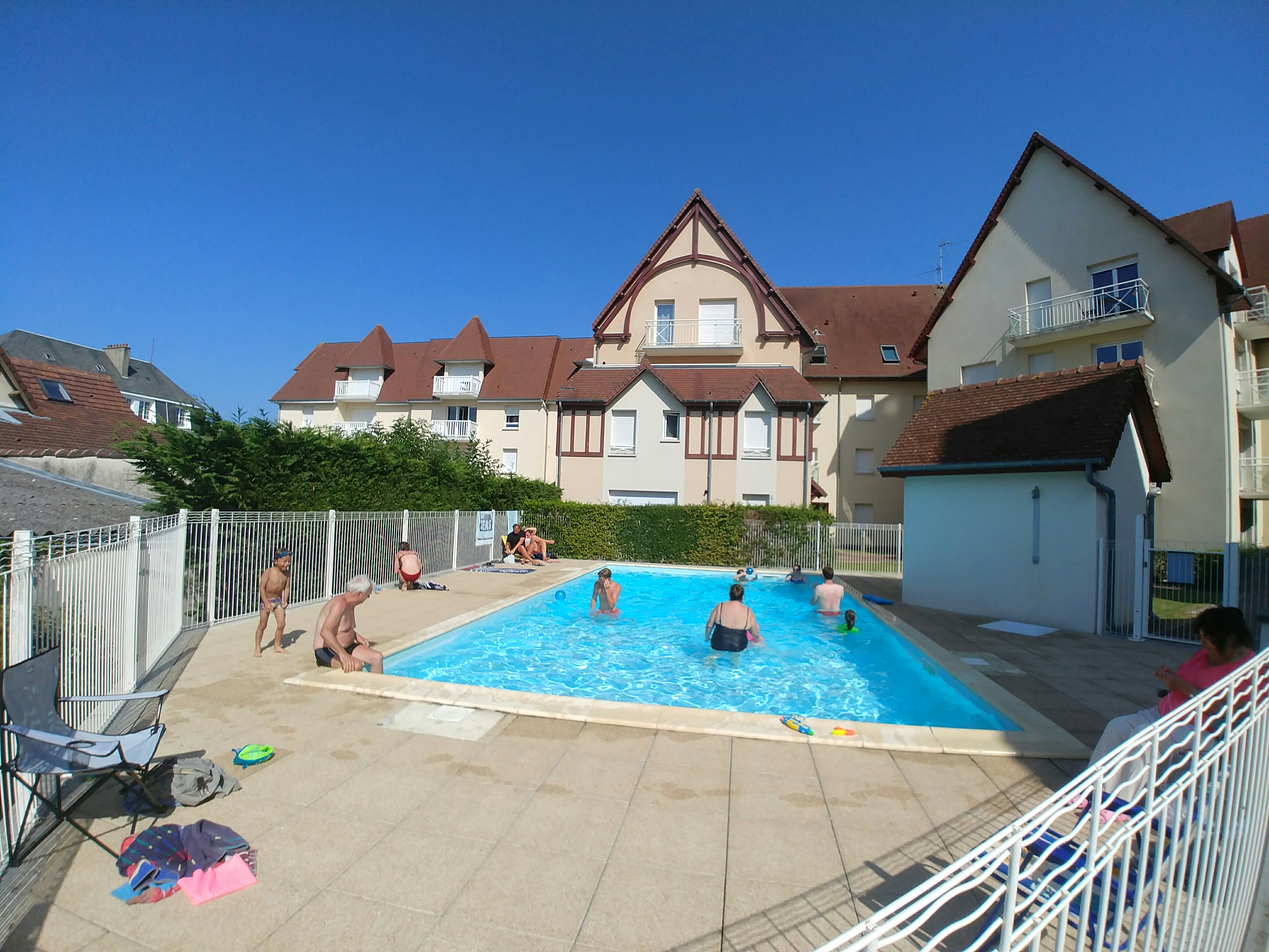 Apartment F2 48 square meters heart of village .