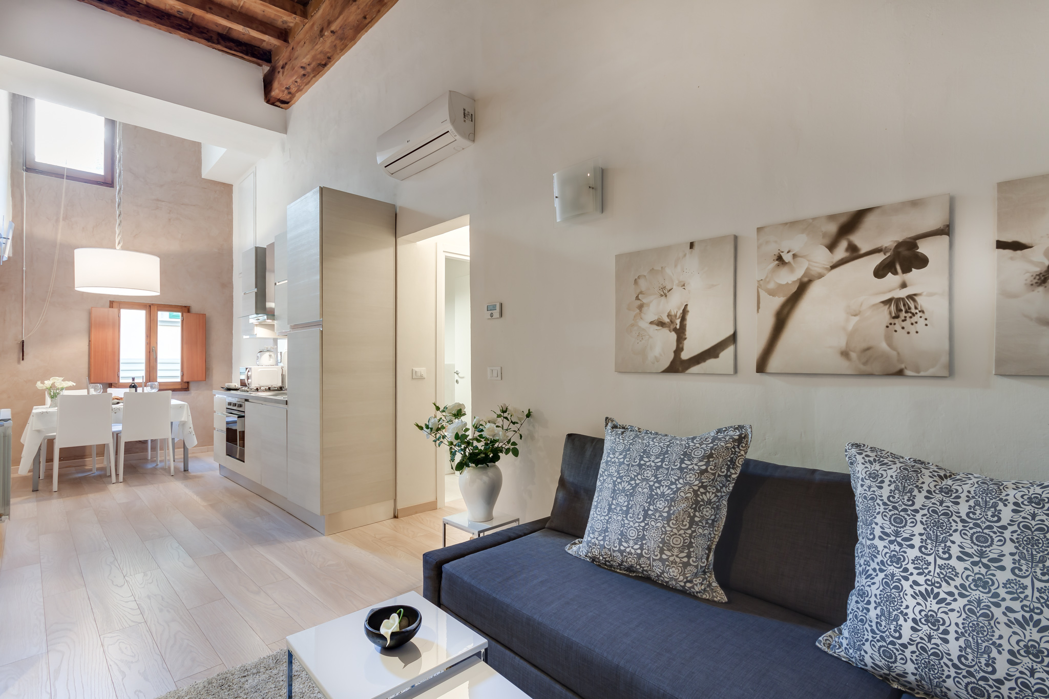 UFFIZI-PONTE VECCHIO apartment in Centro Storico, Florence