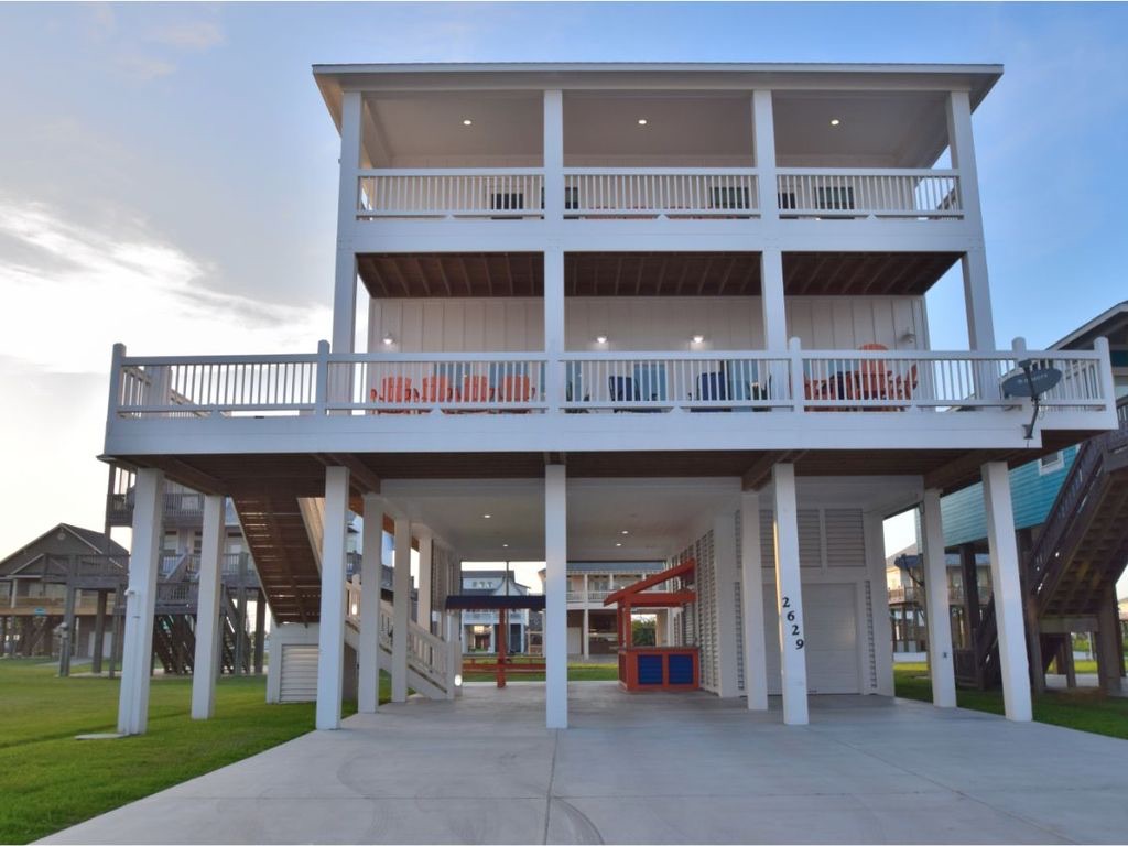 New Home with Ocean Views & 2 Minute Walk 2 Beach! Houses for Rent in