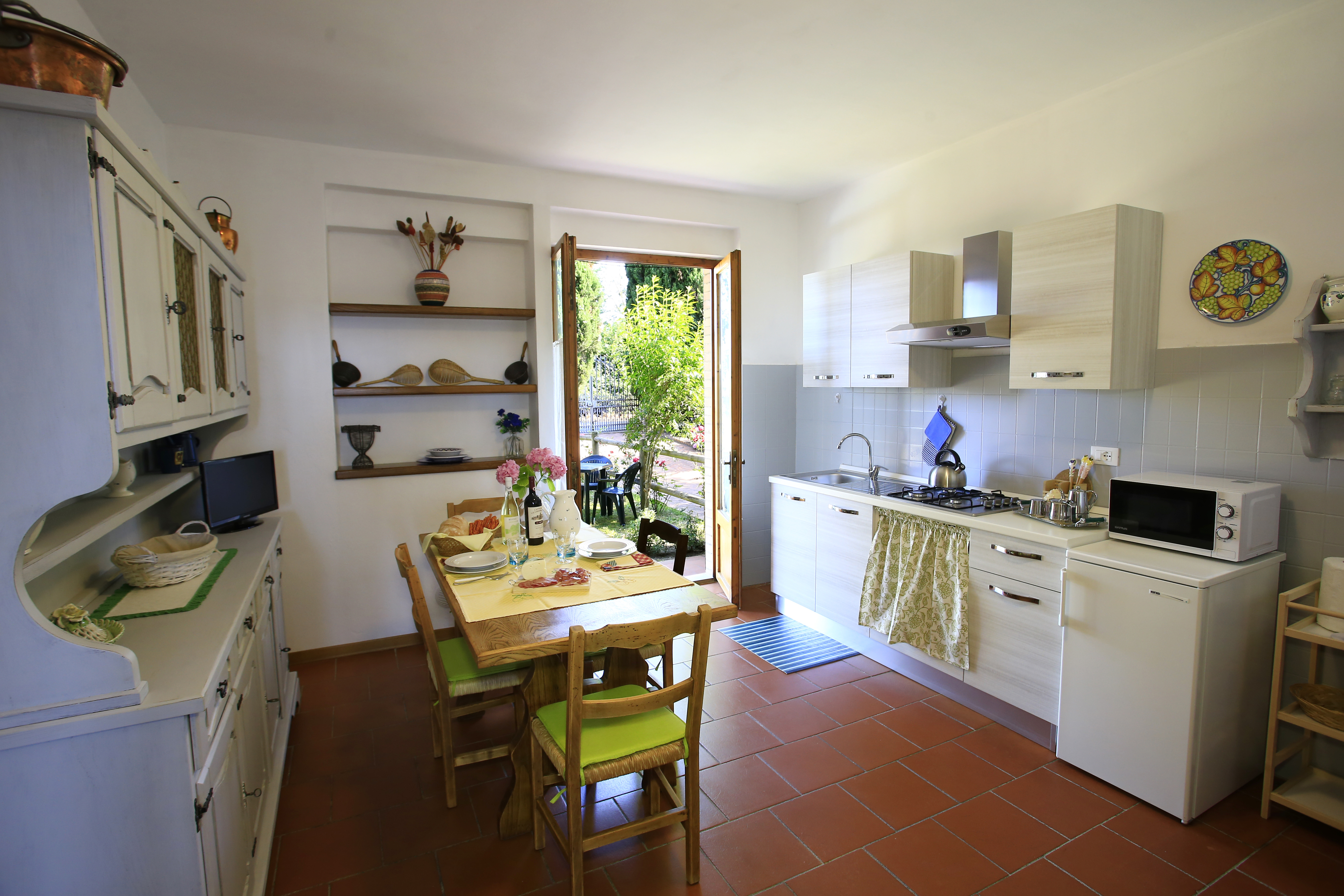 Apartment with garden view