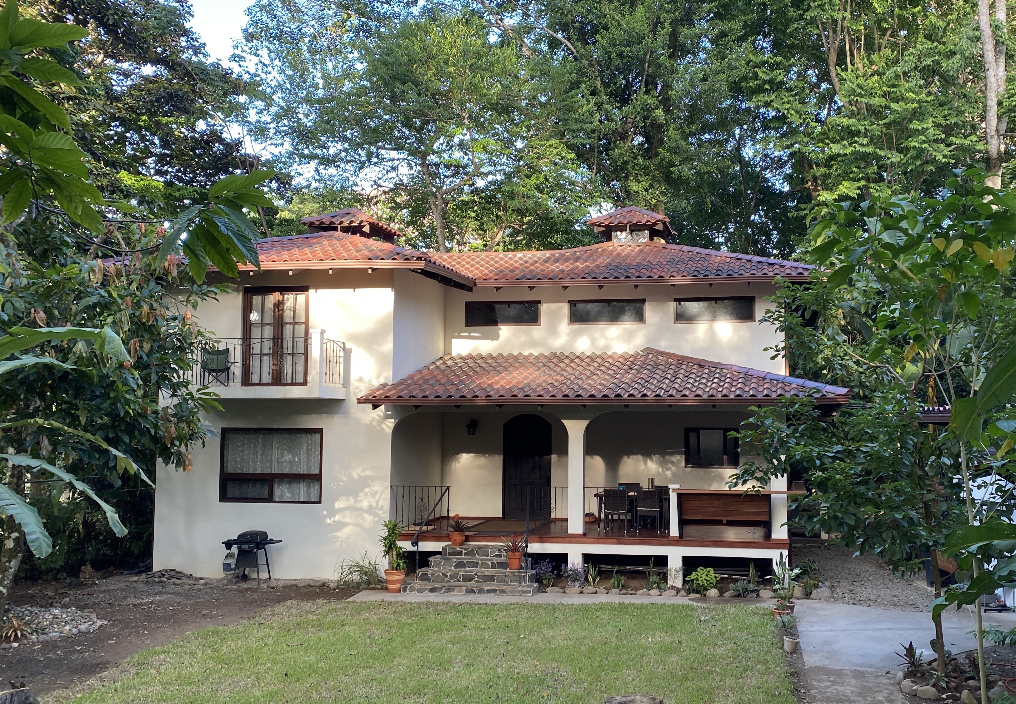 Spanish style Villa nestled in Caribe Beach Jungle