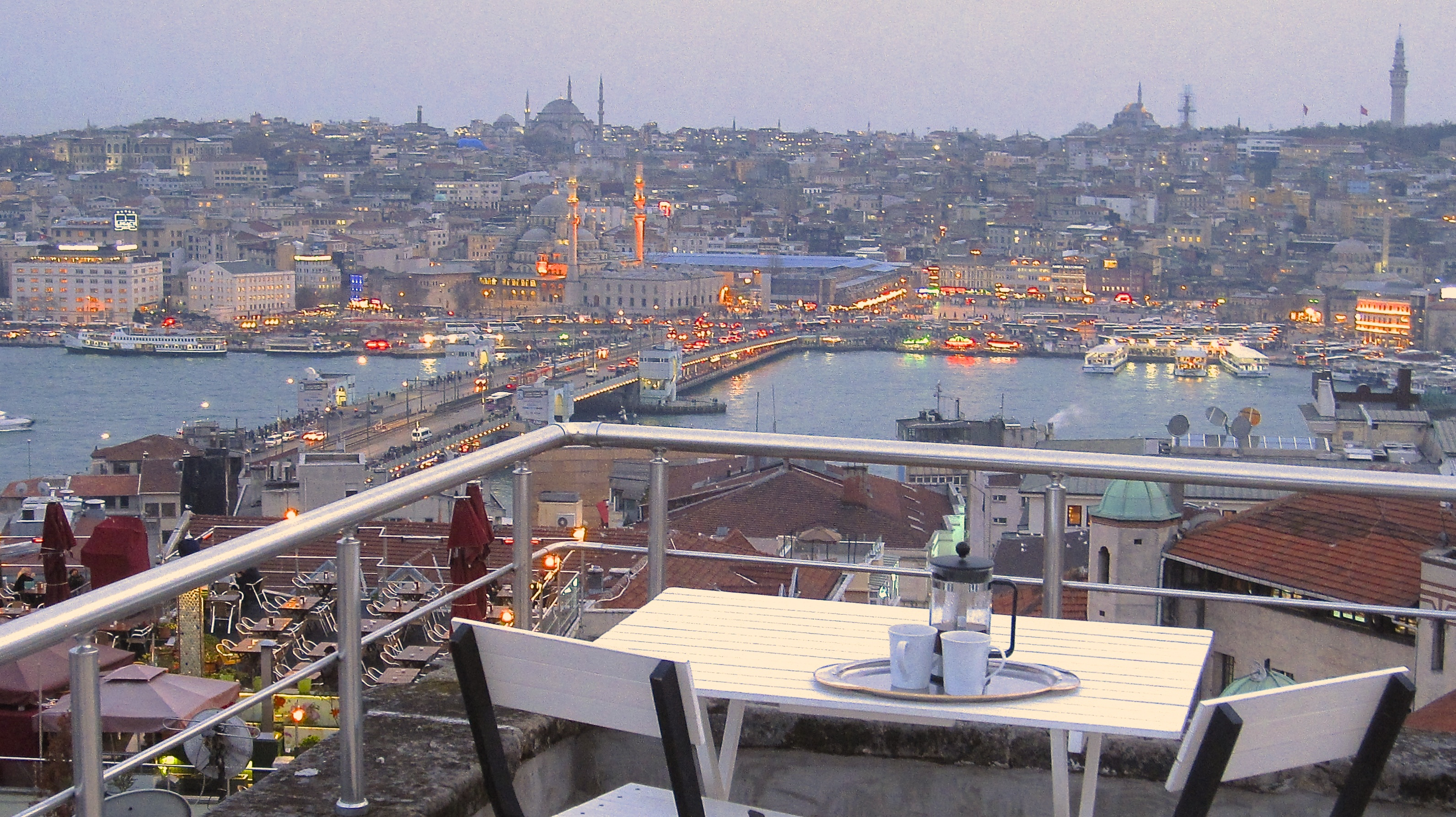 Cosy charm, fabulous terrace views in Galata!