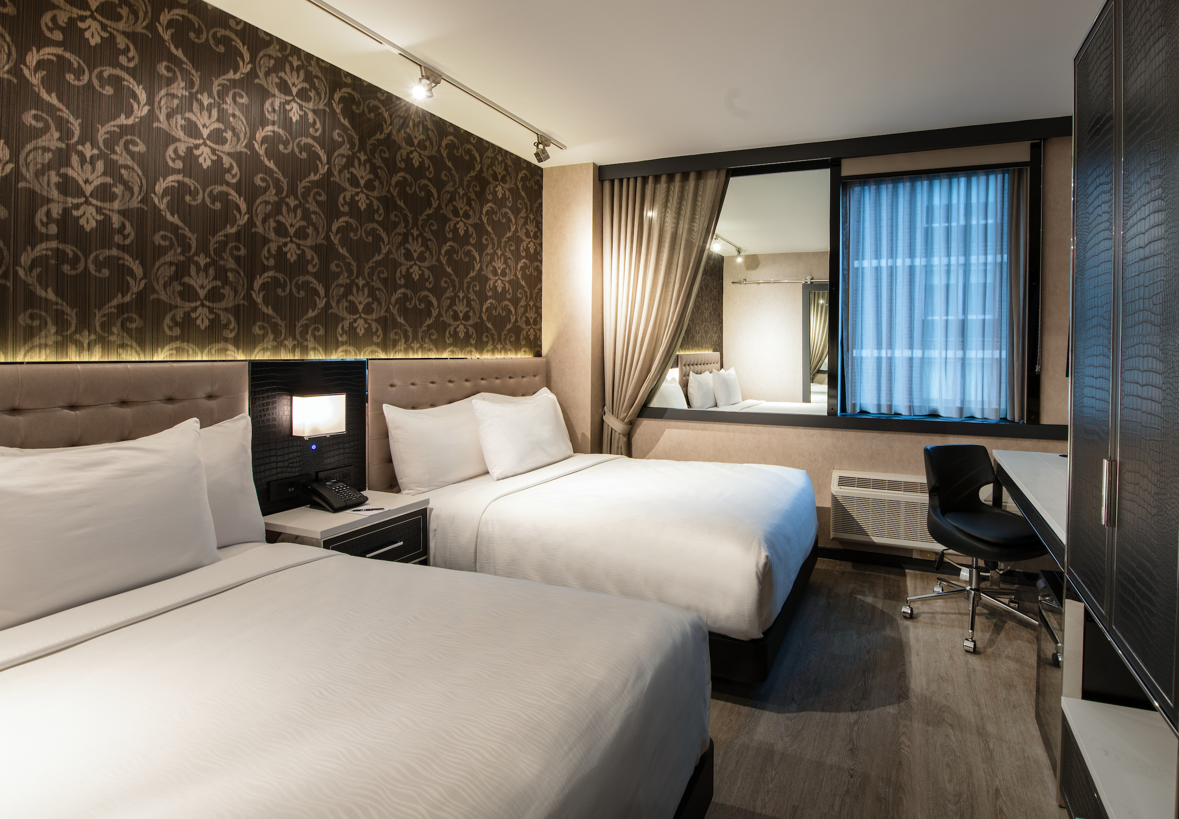 aliz-hotel-times-square-deluxe-double-guest-room-boutique-hotels-for