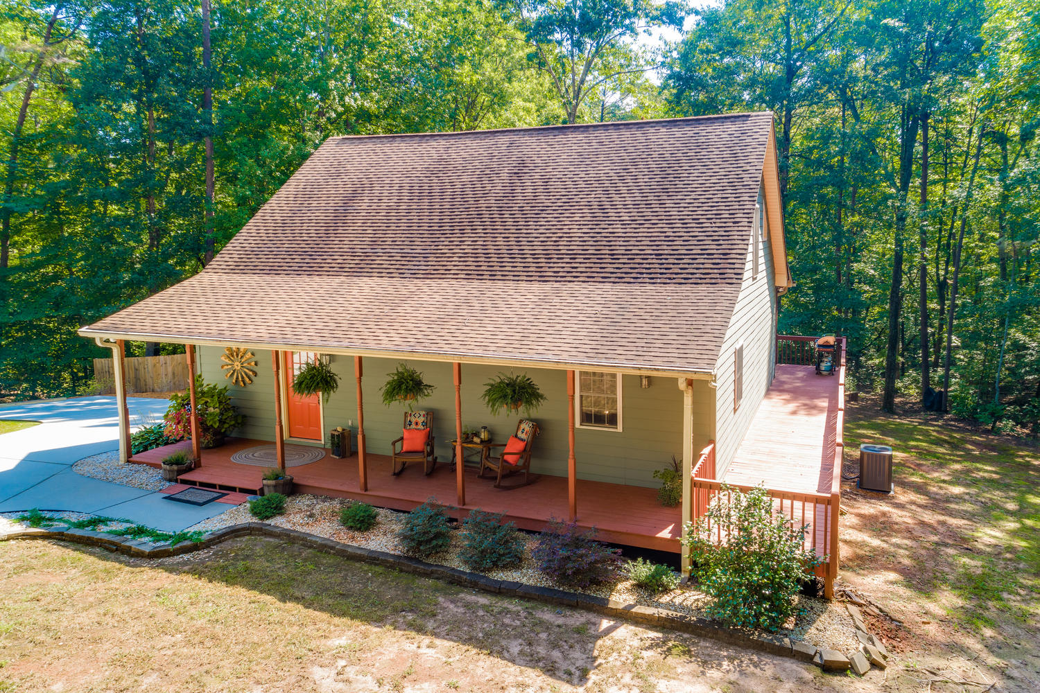Paris Mountain Cabin Featuring Luxury Comfort Cabins for Rent in