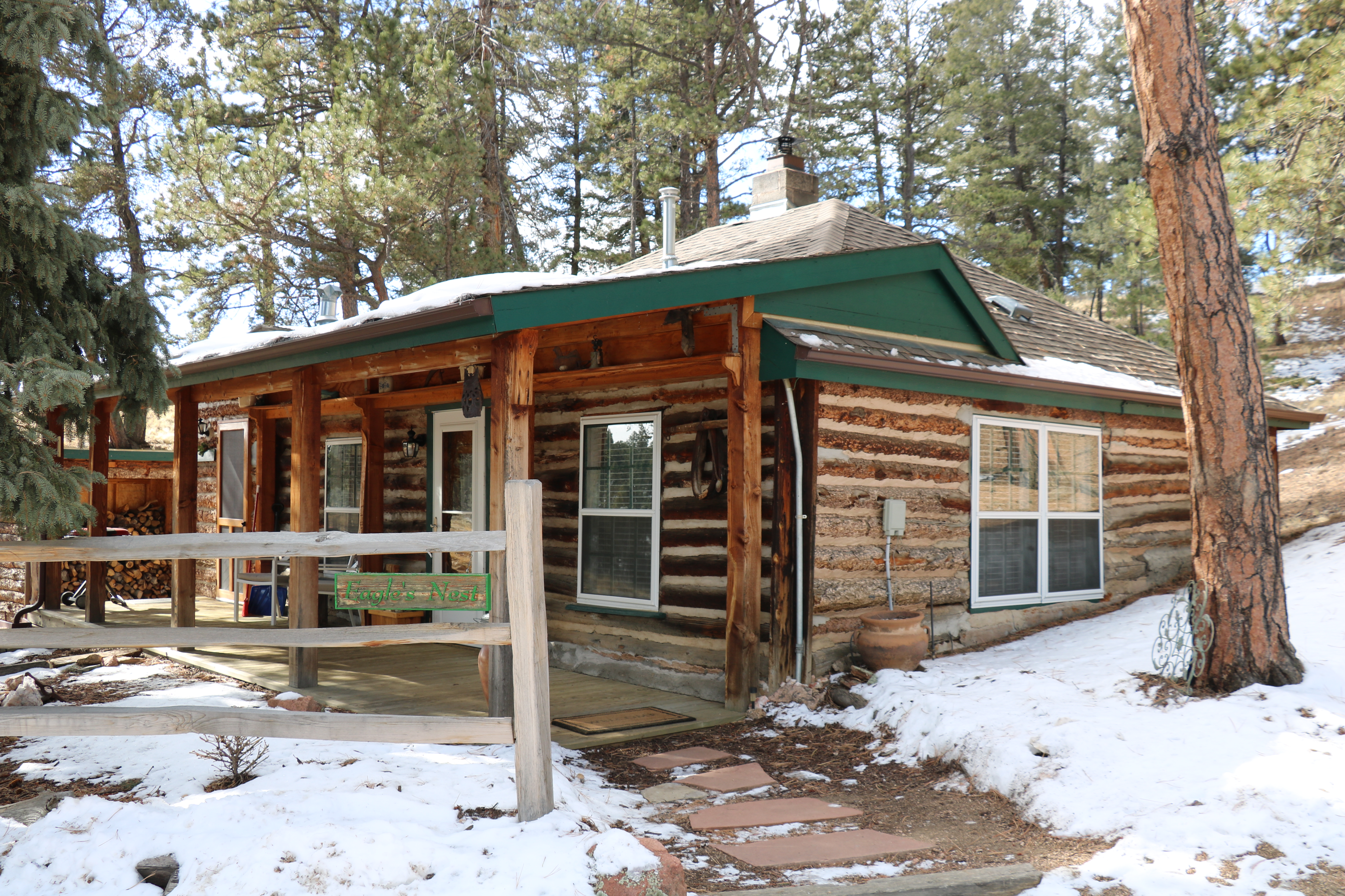 Eagle's Nest Cabin on 35 Acres with Wi-Fi
