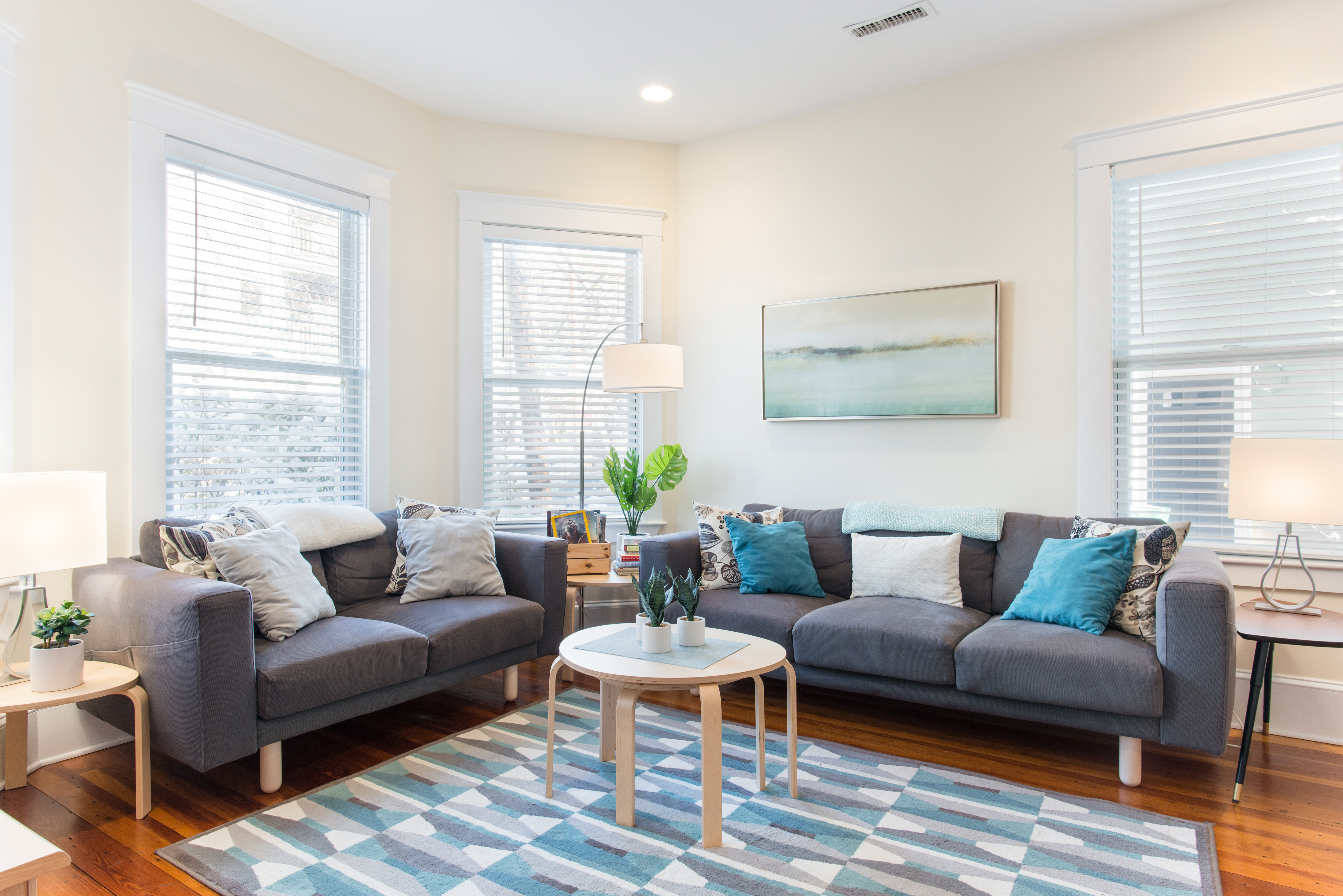 Spacious 2BR 2 bath, walk to Harvard & MIT in Mid-Cambridge, Cambridge