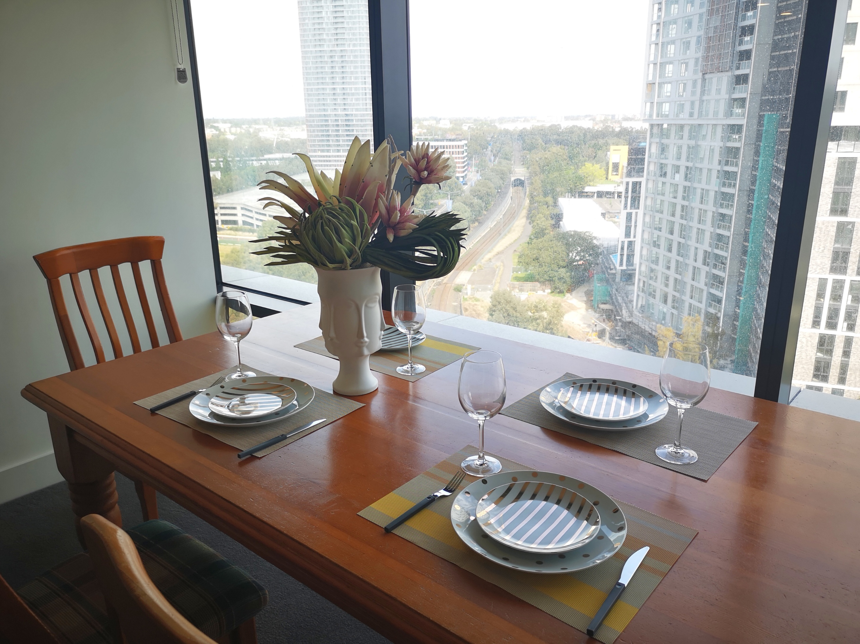 Modern apartment+office w Parking @ Olympic Park