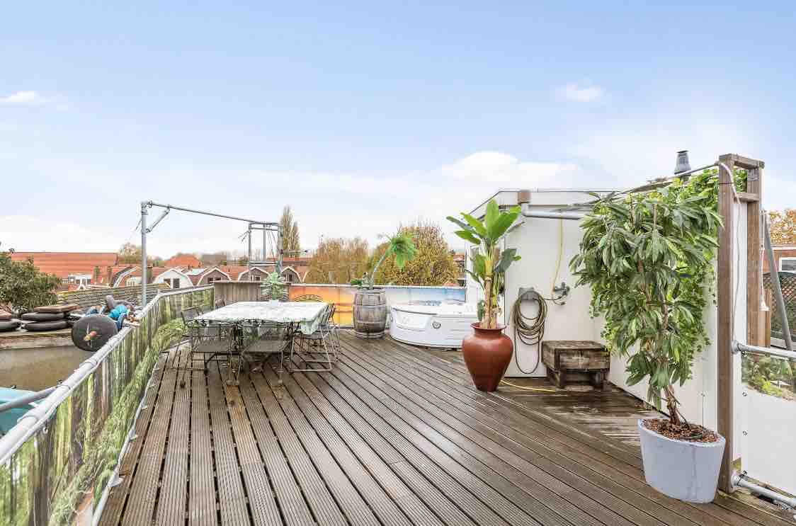 70m2 space with roof-terrace and private spa — Rotterdam stay