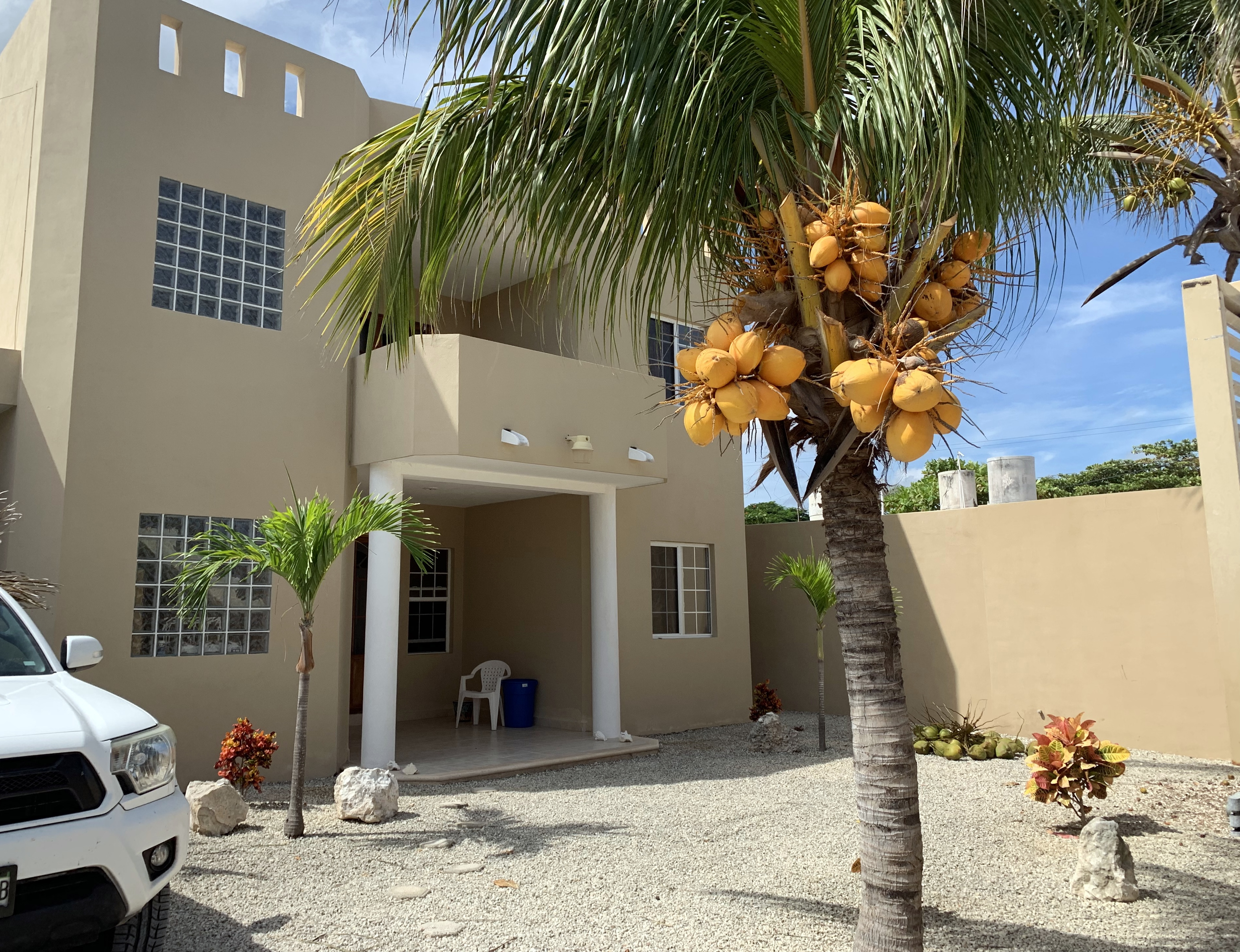 Casa Canukatan - A Modern Mexican Beach Villa