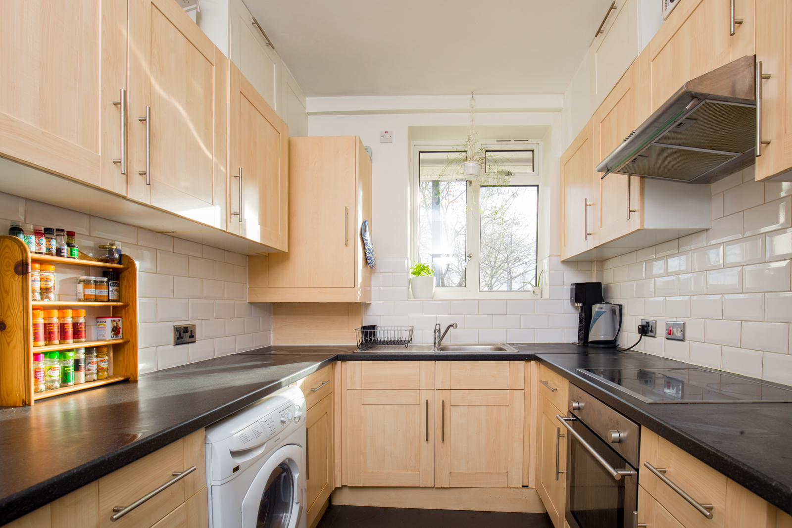 Comfy 2 Double Bed Garden Flat near the Thames in Hounslow, London