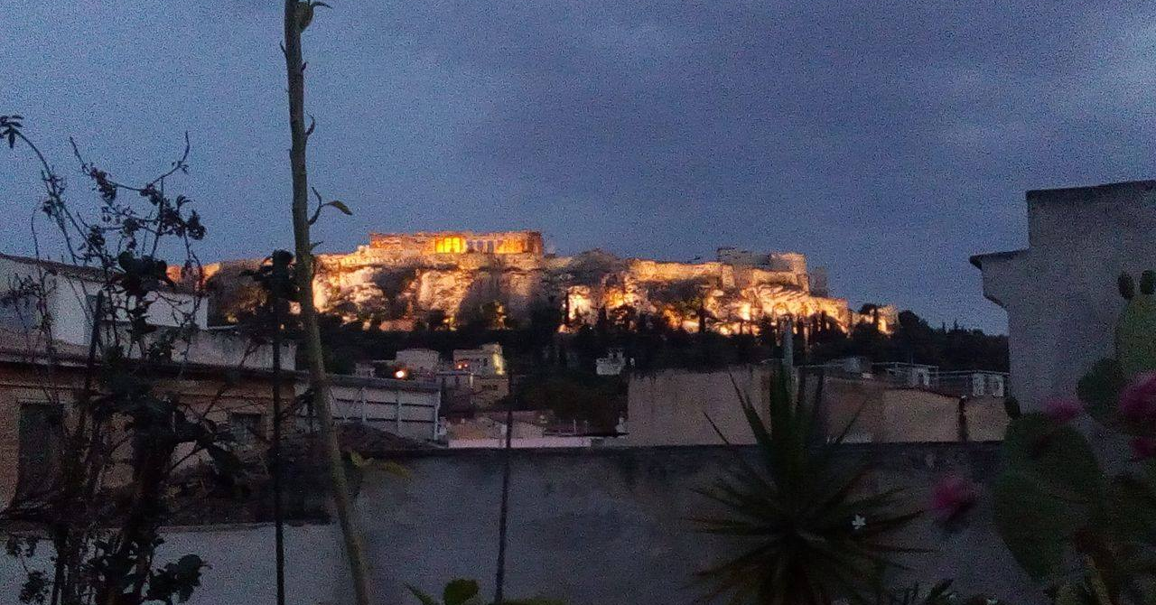 Acropolis view-150 metres from Metro Monastiraki! in ΕΜΠΟΡΙΚΟ ΤΡΙΓΩΝΟ-ΠΛΑΚΑ, Athens