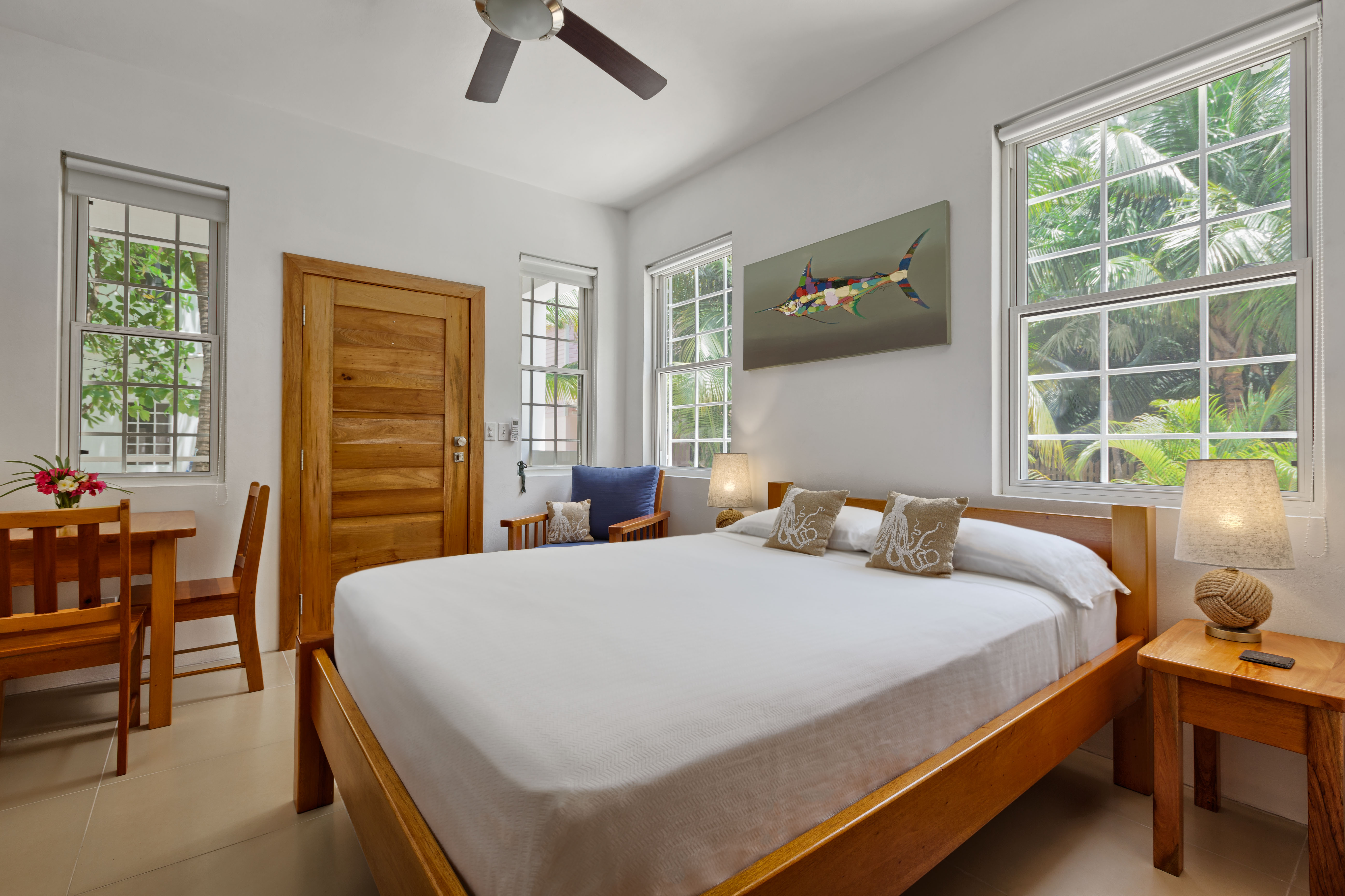 Weezie's Oceanfront Hotel Small Studio in Belize Islands, Belize