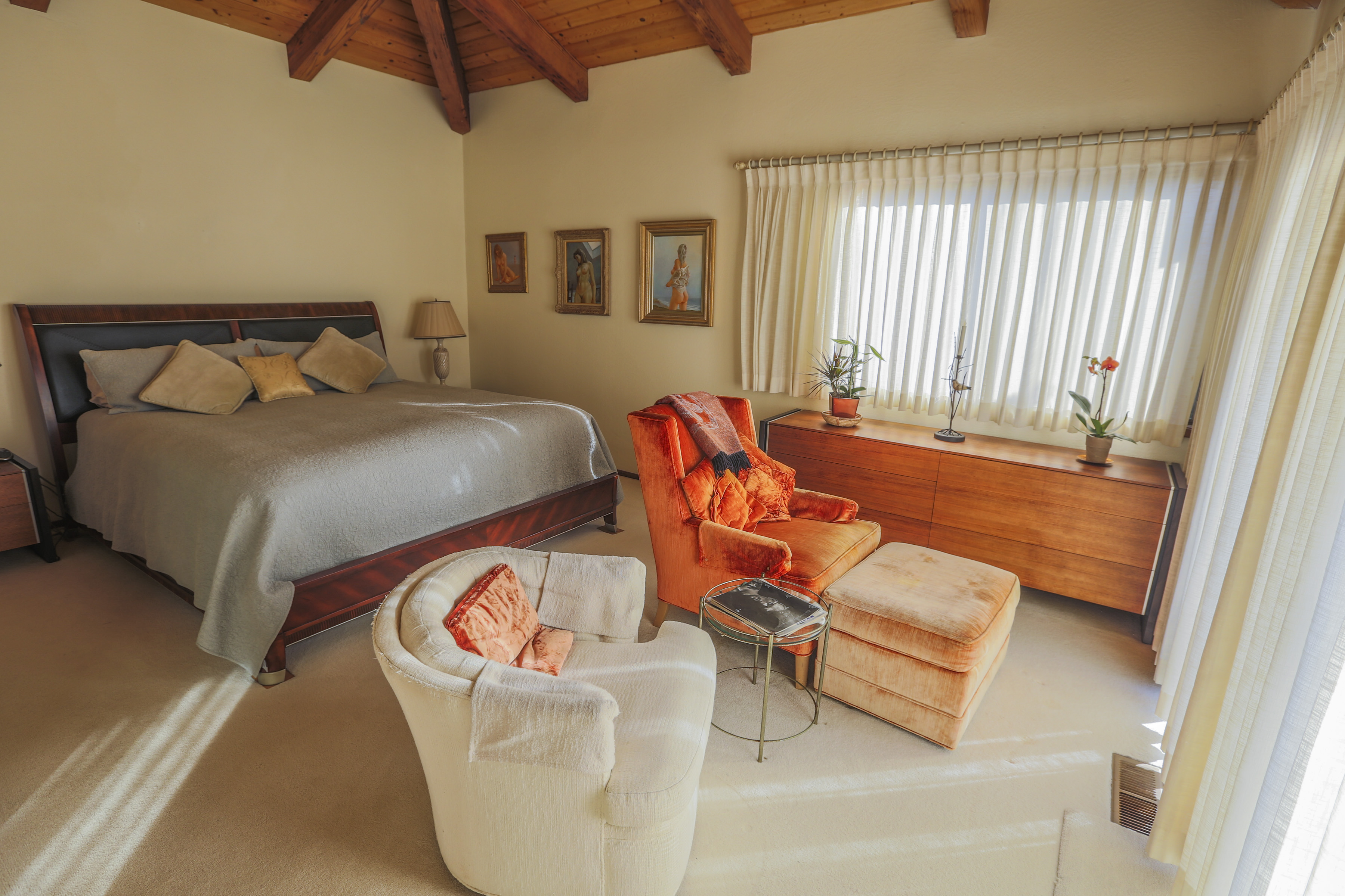 Stunning Retreat Overlooking Pacific Houses for Rent in Manchester