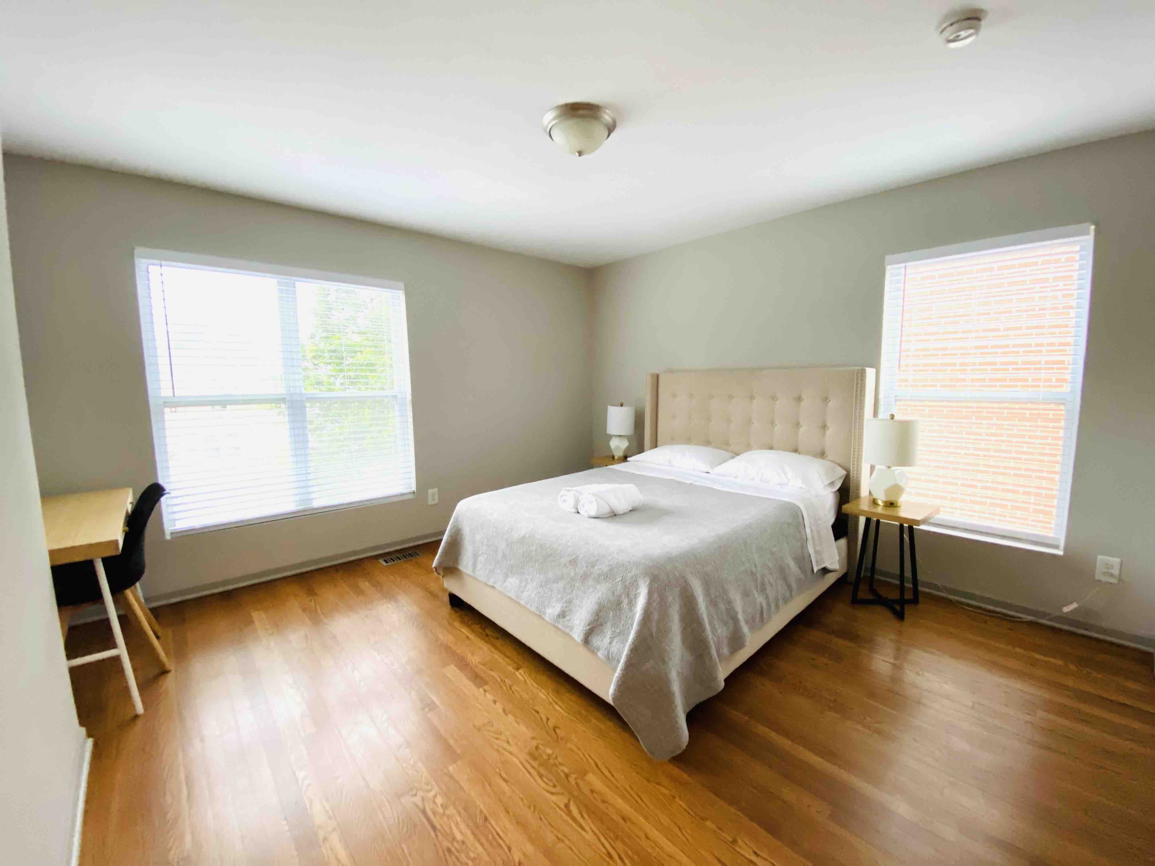 Ava Room - Room near OSU Med Cntr, Downtown, etc. in Near North/University, Columbus