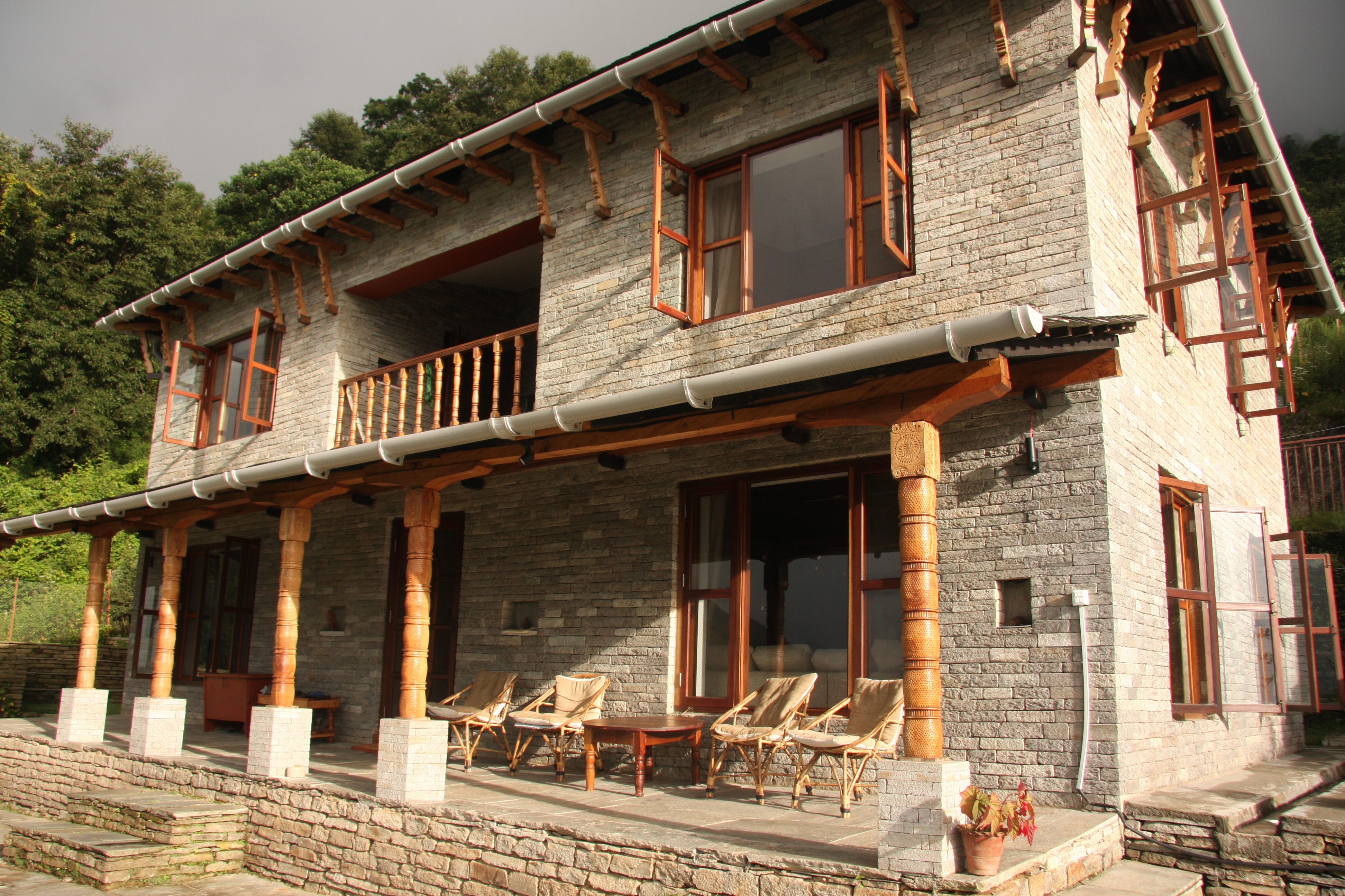 Mahakaruna- A Beautiful House with Mountain Views