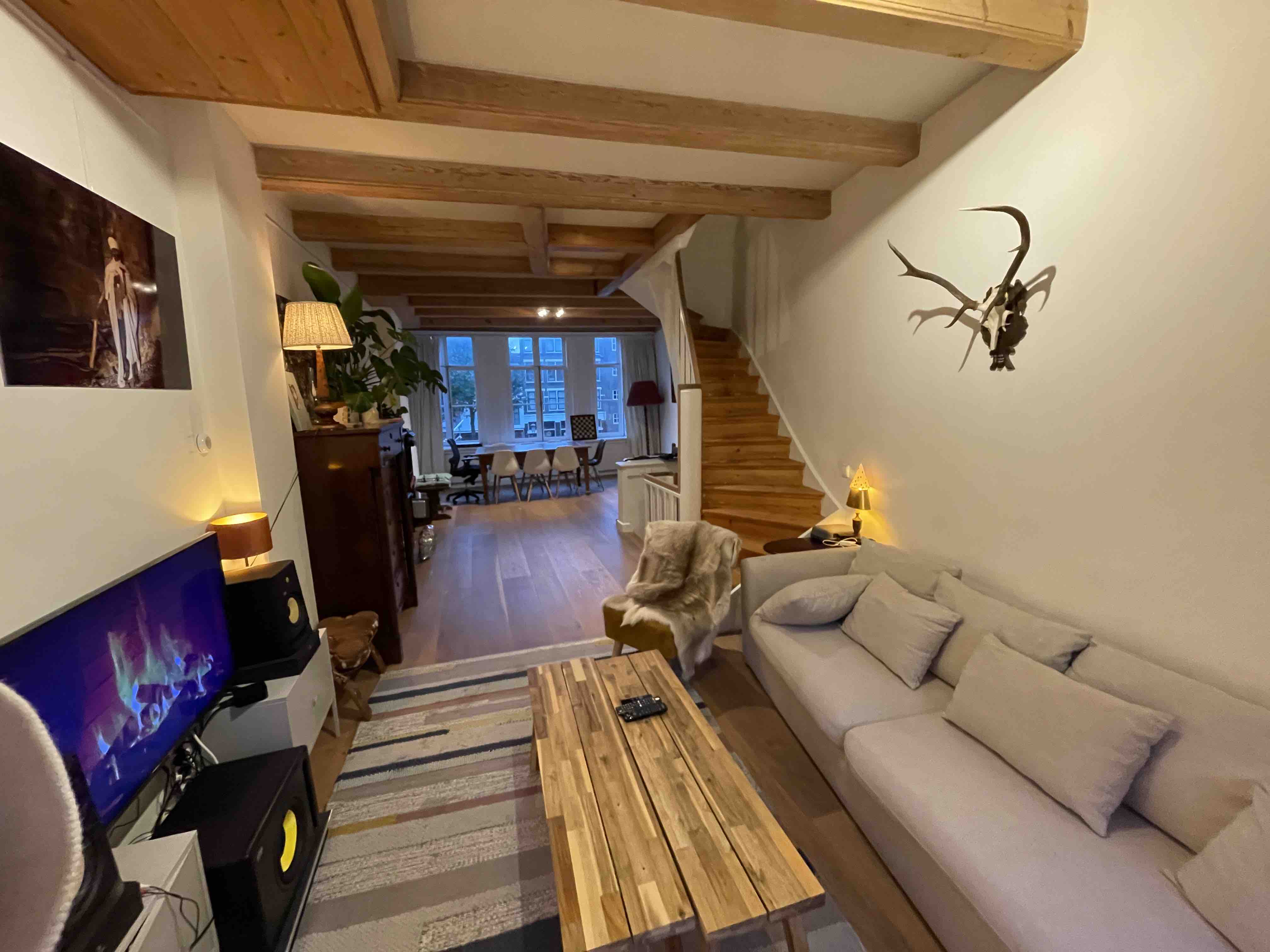 Typical Amsterdam canal house with 3 bedrooms — Amsterdam stay