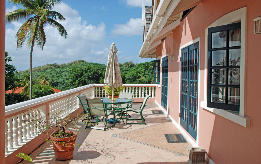Luxury 5 bedroom Tobago villa, large pool, Jacuzzi Villas for Rent in