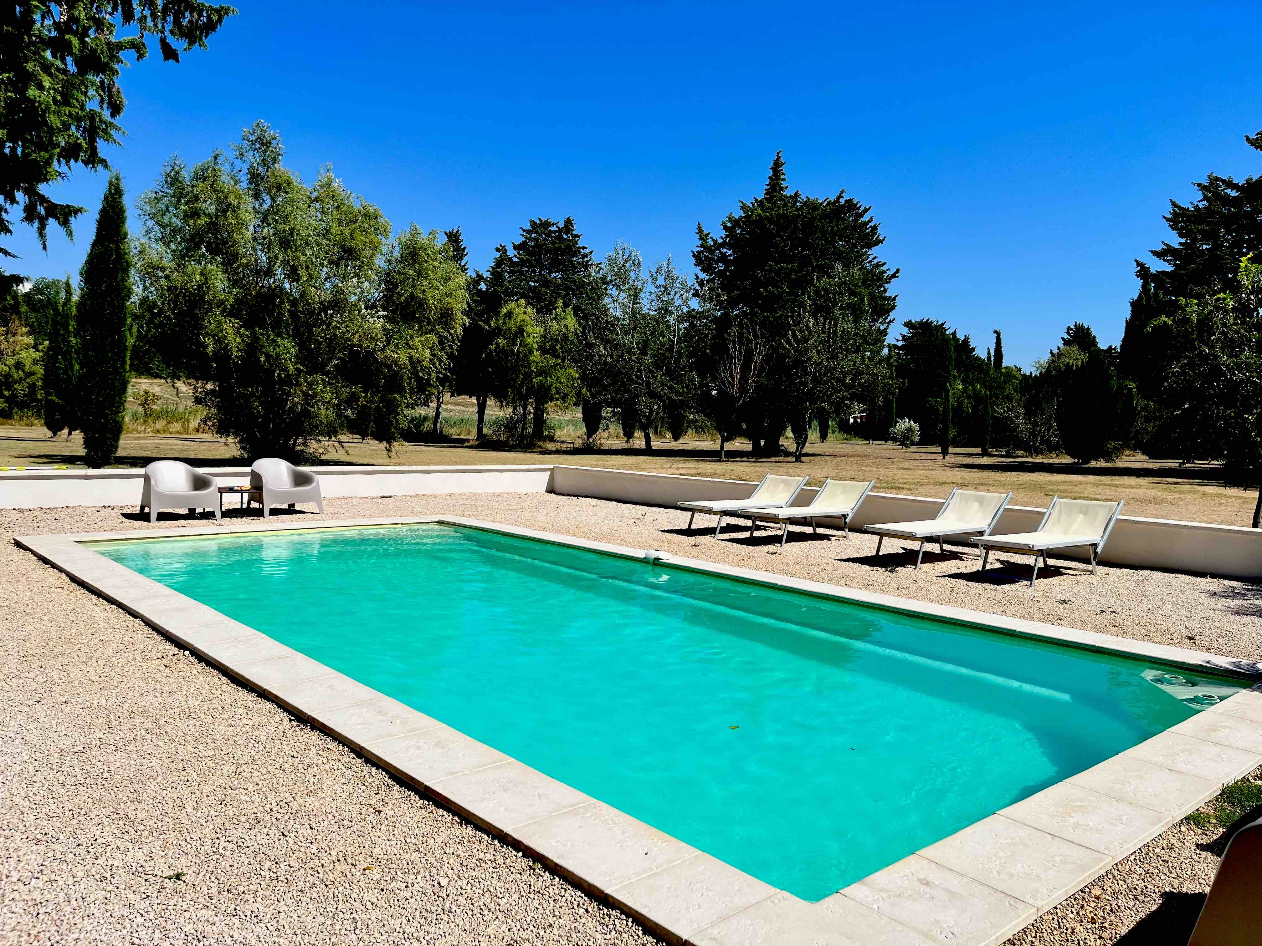 Mas with pool between Ventoux and Avignon