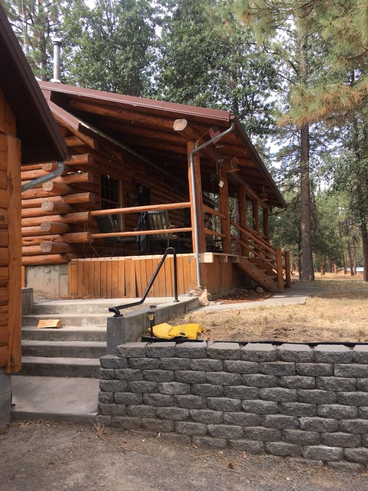 log cabin by lake in Pine Hollow Hot tub pizzaoven Cabins for Rent in