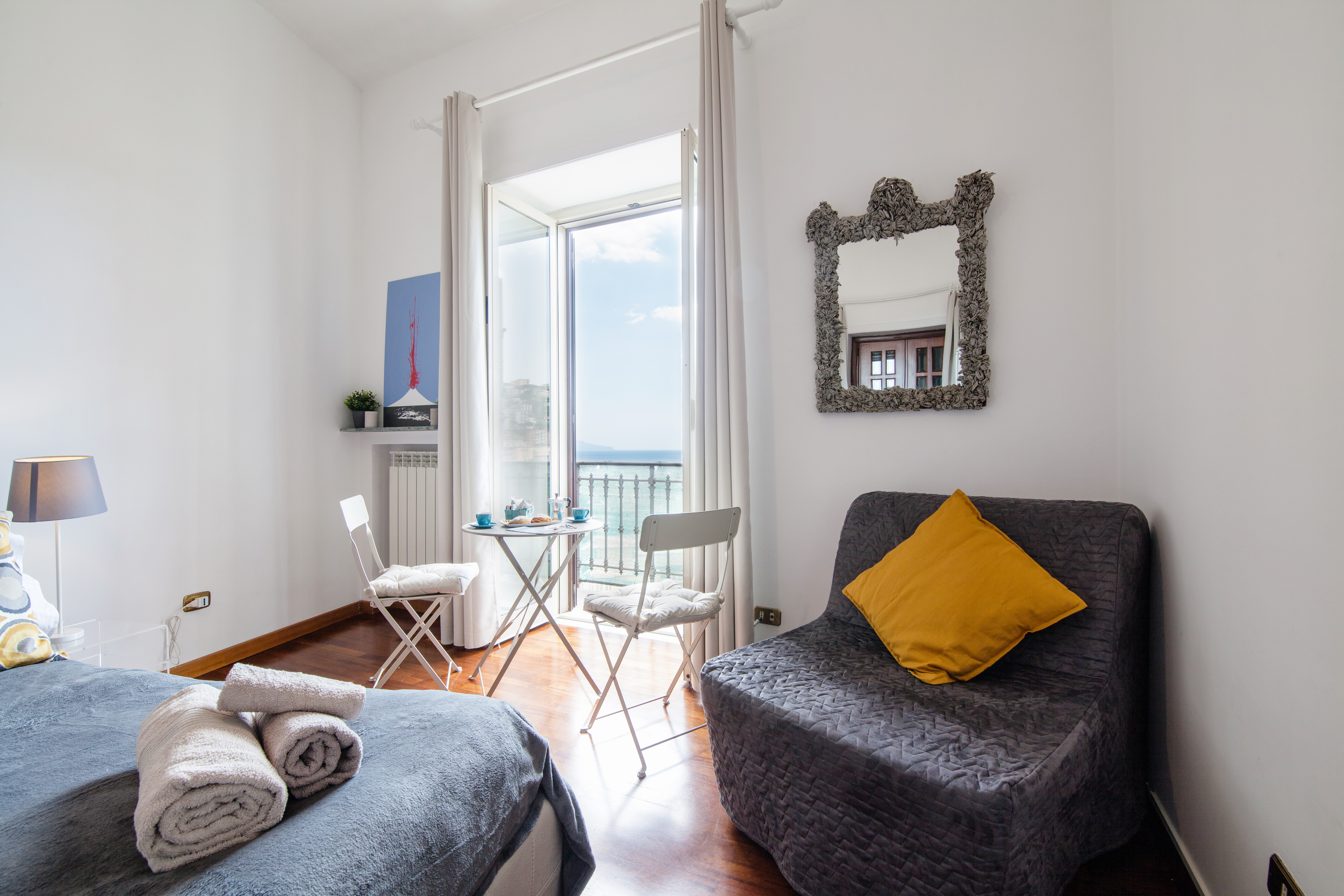 NapoliCentro Mare - SeaView Room with Pvt Bathroom in Chiaia, Naples
