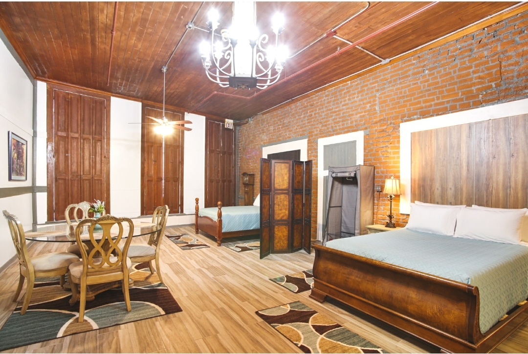 Balcony Suite in Downtown New Orleans Walk to FQ Apartments for