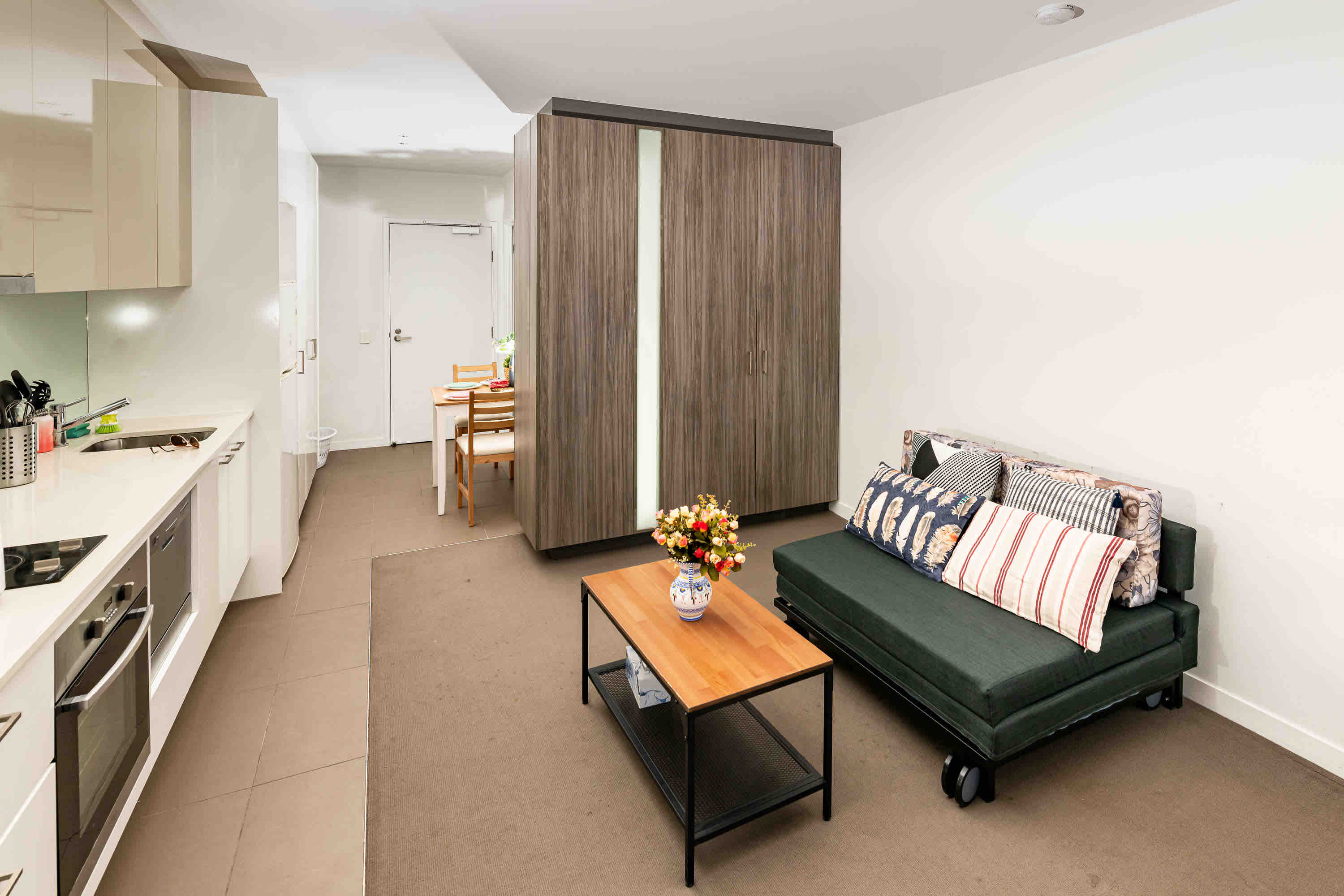 Southern cross station convince and clean studio!