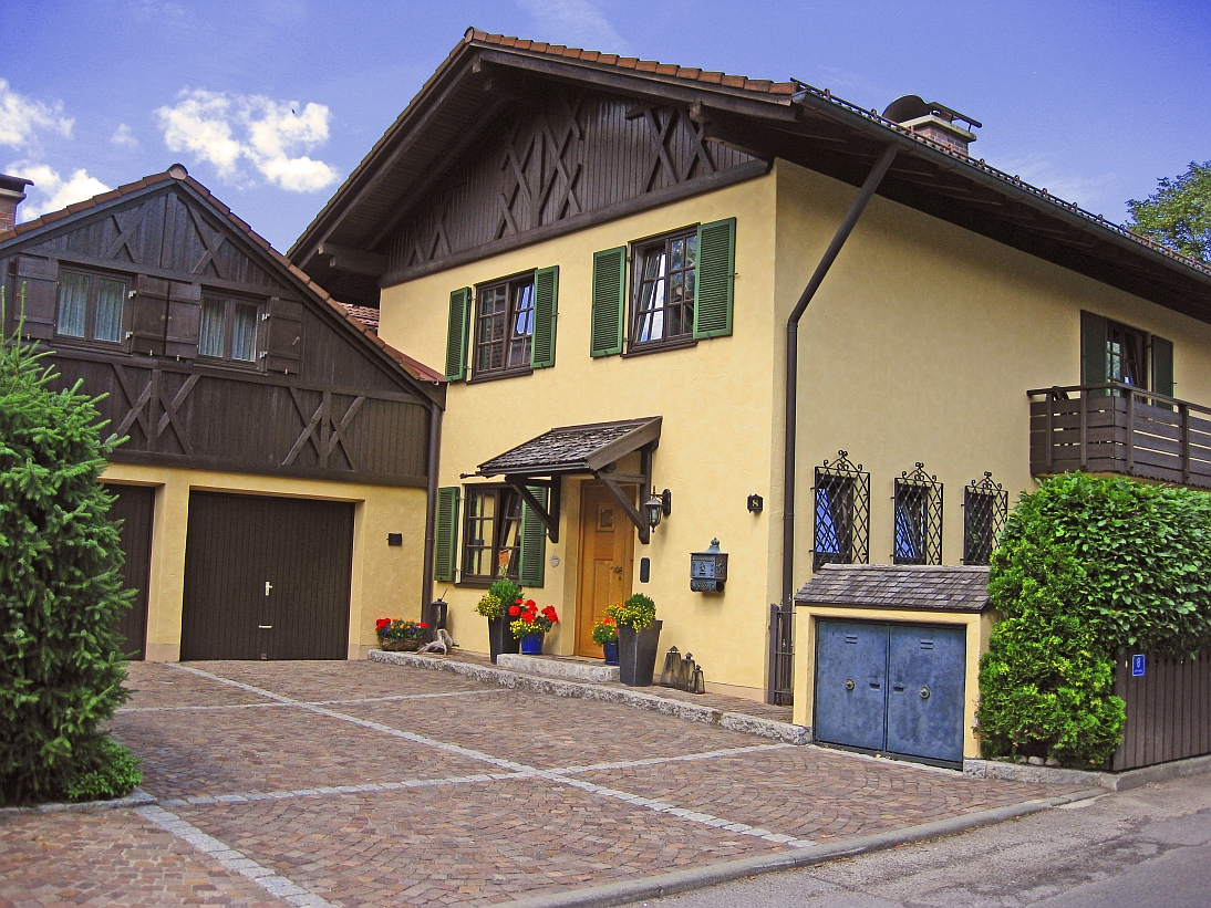1-room apartment, quiet and central location