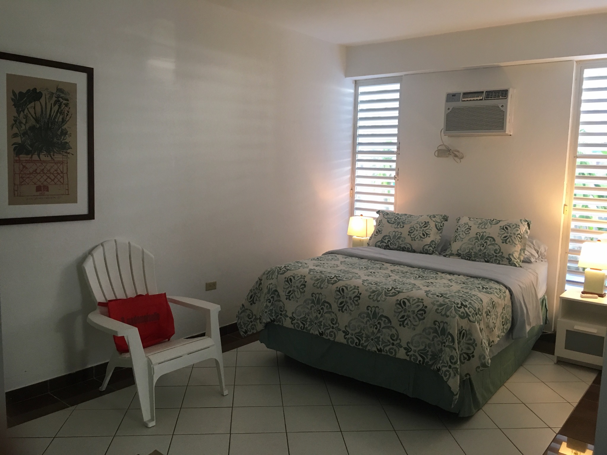 Modern Open Space Garden Apartment in Ocean Park Lofts for Rent in