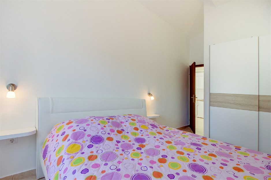 Apartment Artatore near the sea, big terrace