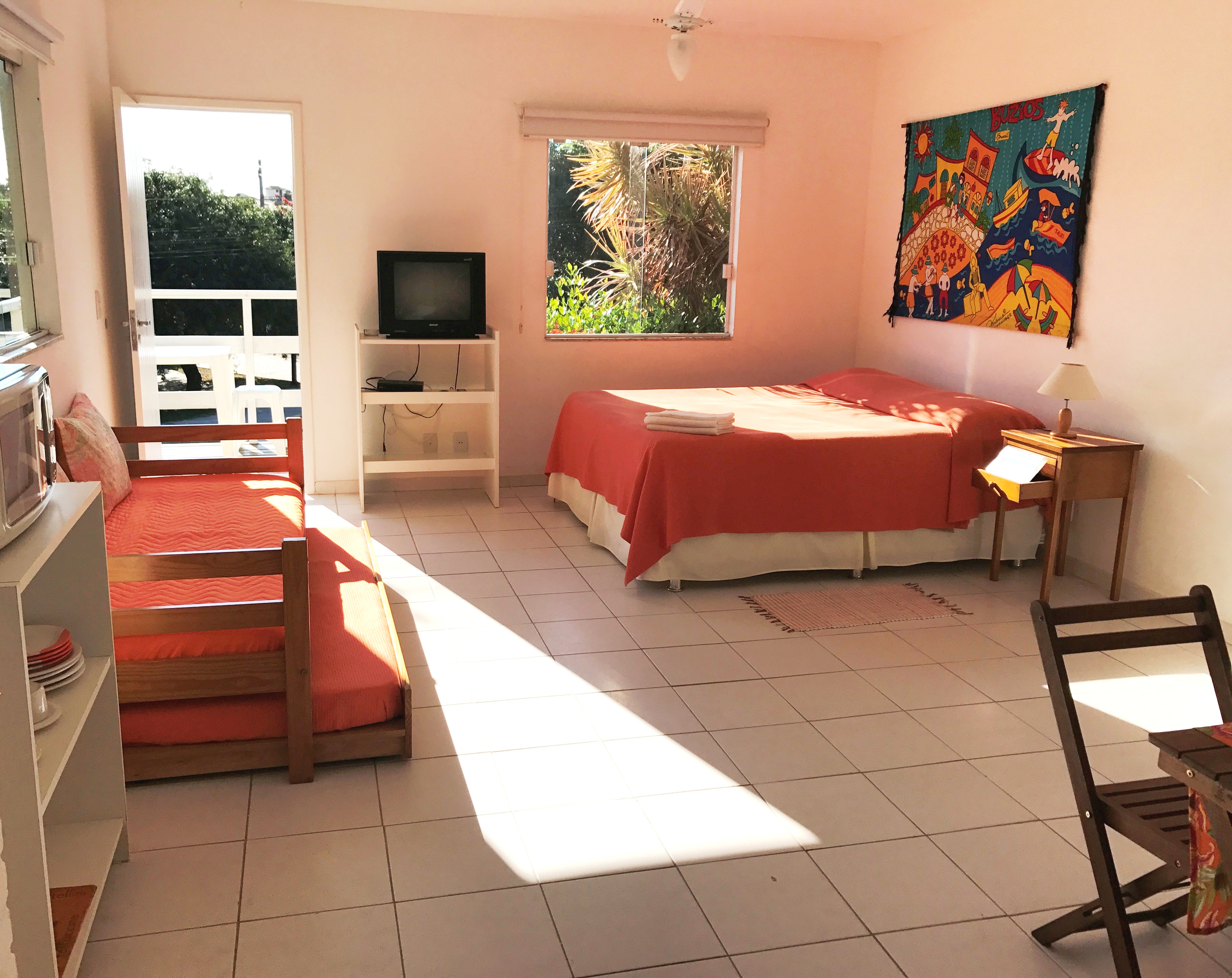 Ap. 2 airy, with kitchen, near R. das Pedras