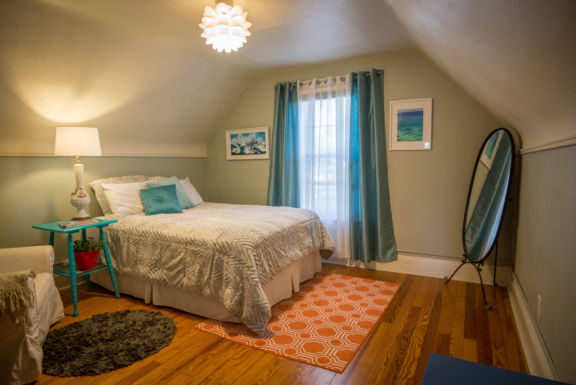 Private bd/bth in lovely Victorian (longterm only) in Berkeley, Denver