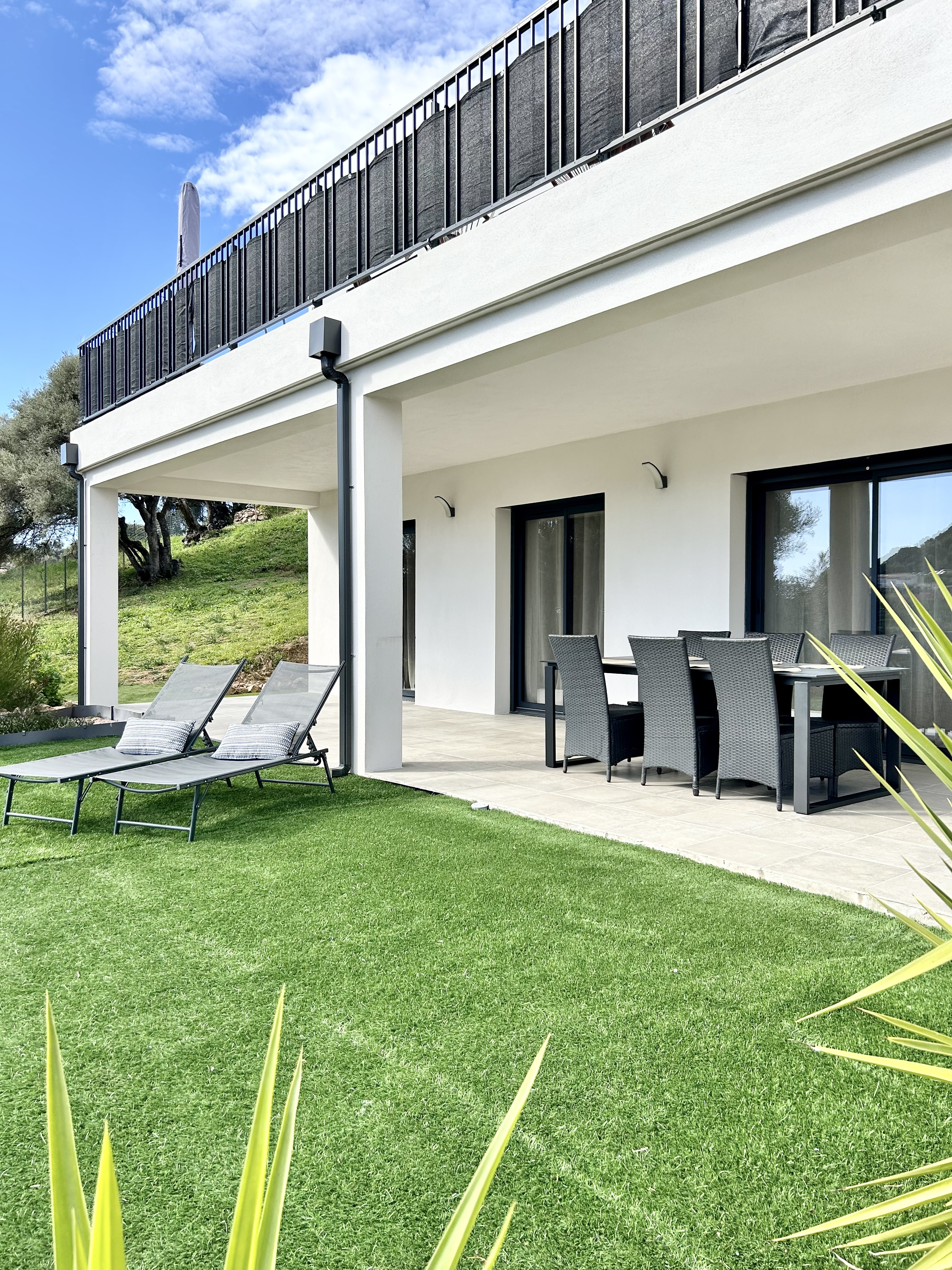 Bottom of villa with garden near beaches and Ajaccio