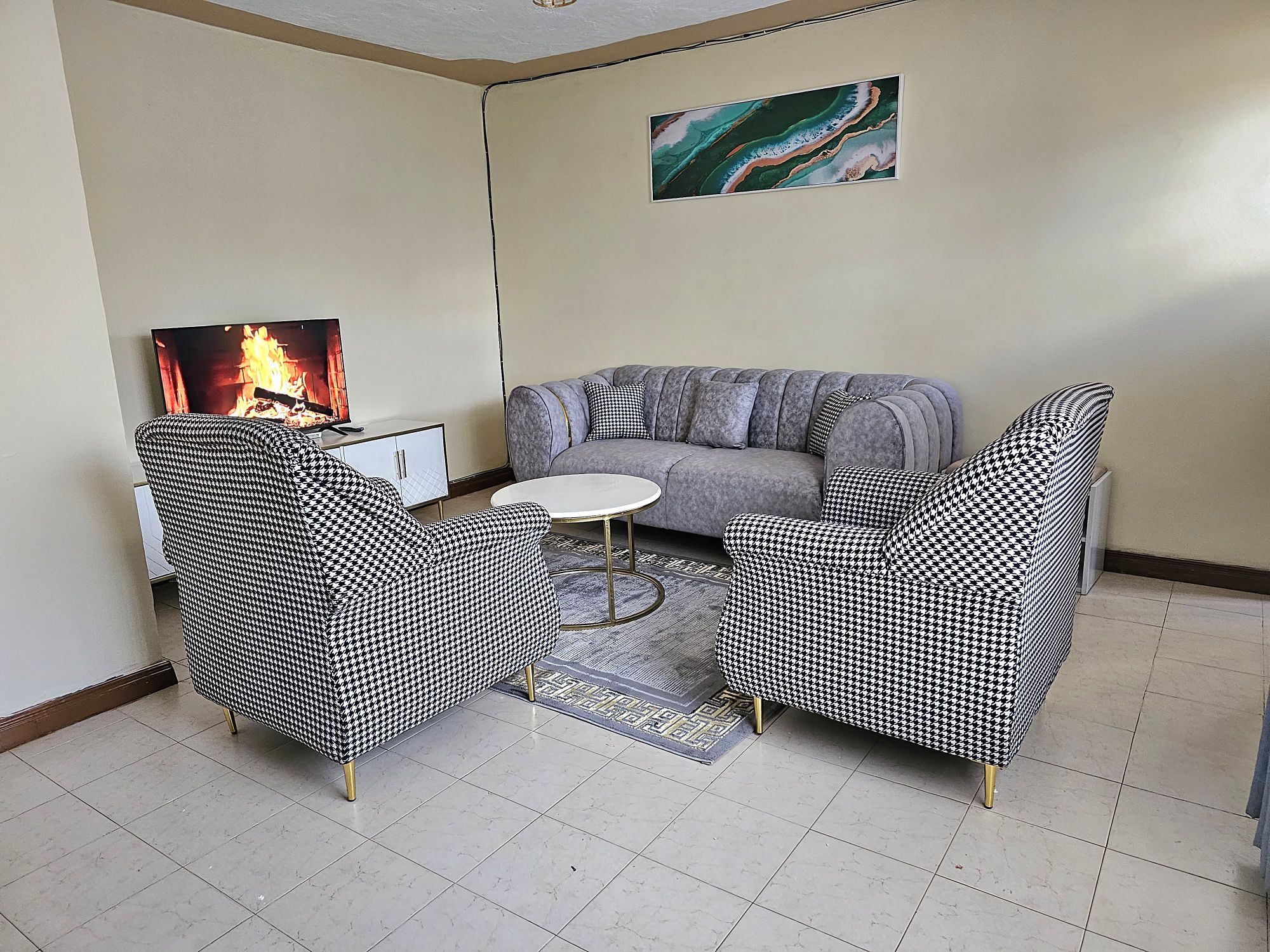 One bedroom nearTwo Rivers mall