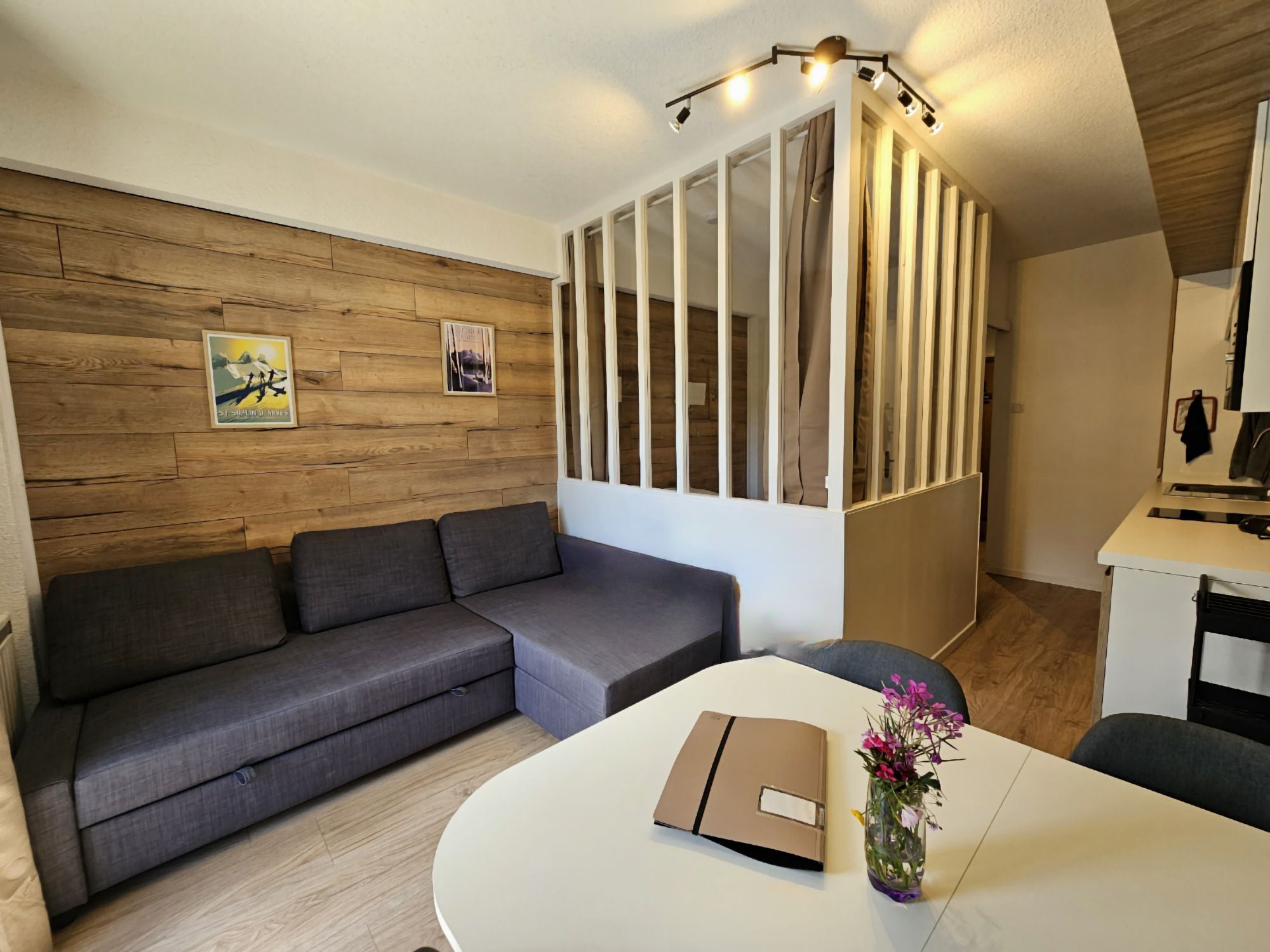 Apartment 6 people