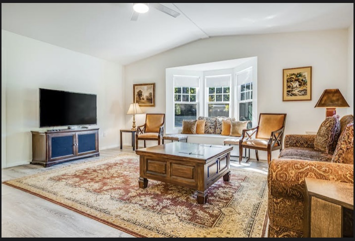 Gorgeous 2 bedroom 1.5 bath home
