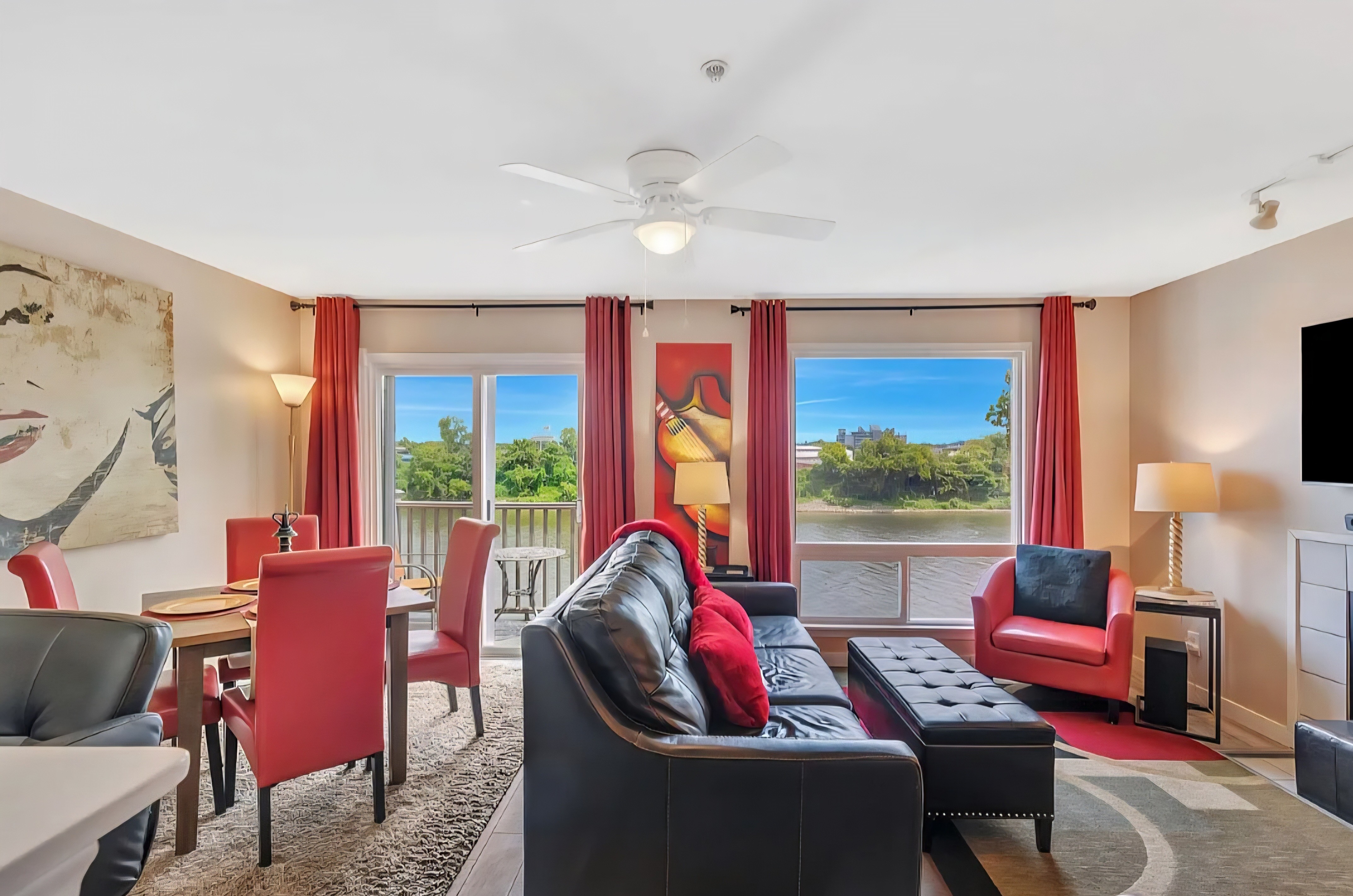 DWTN On The River/2 King BDS/2 BA Walk to ALL/POOL in District 19, Nashville