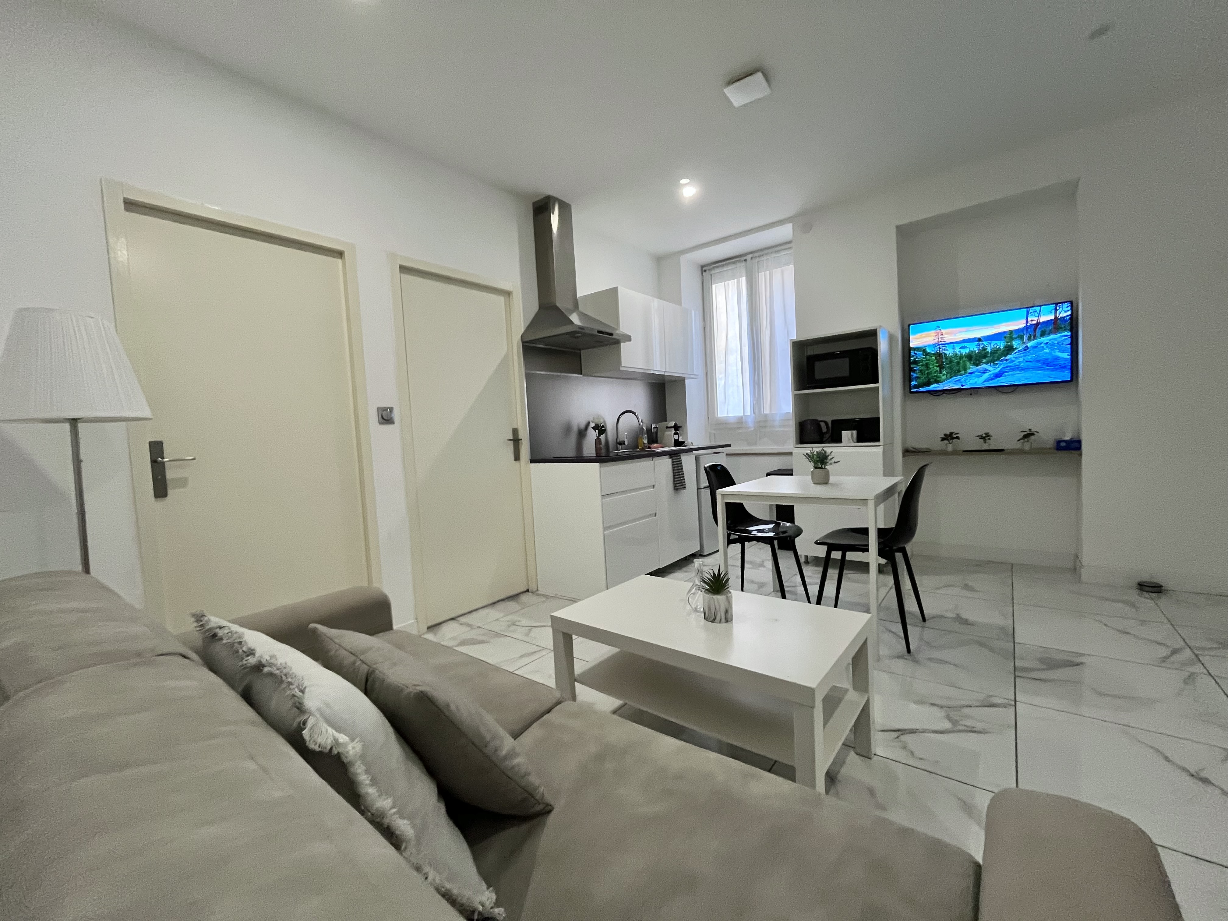 T2 moderne à 10 min du centre-ville de Lyon in 8e Arrondissement, Lyon