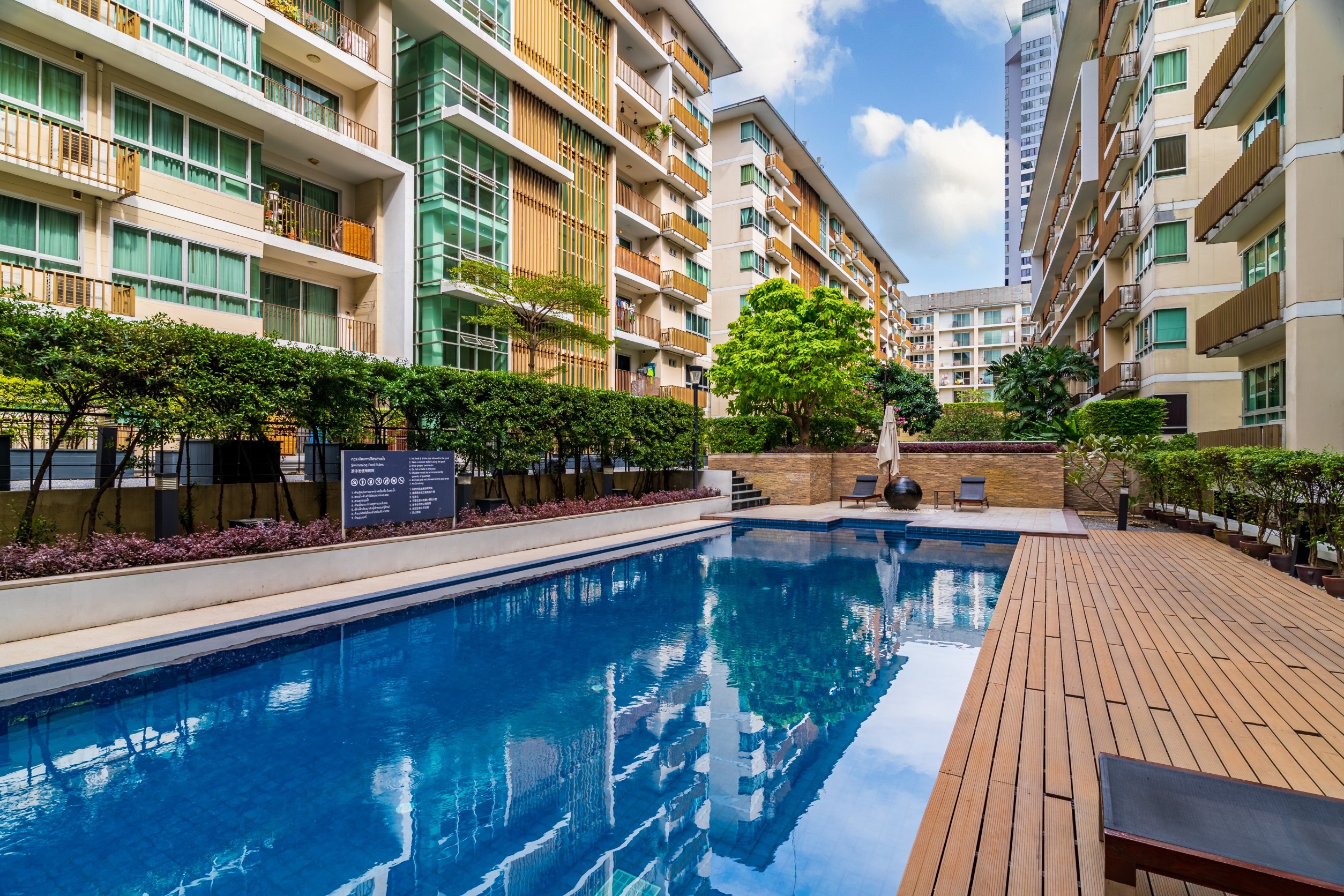 City Center 1 bedroom Fast WiFi  Pool Checkin 24h