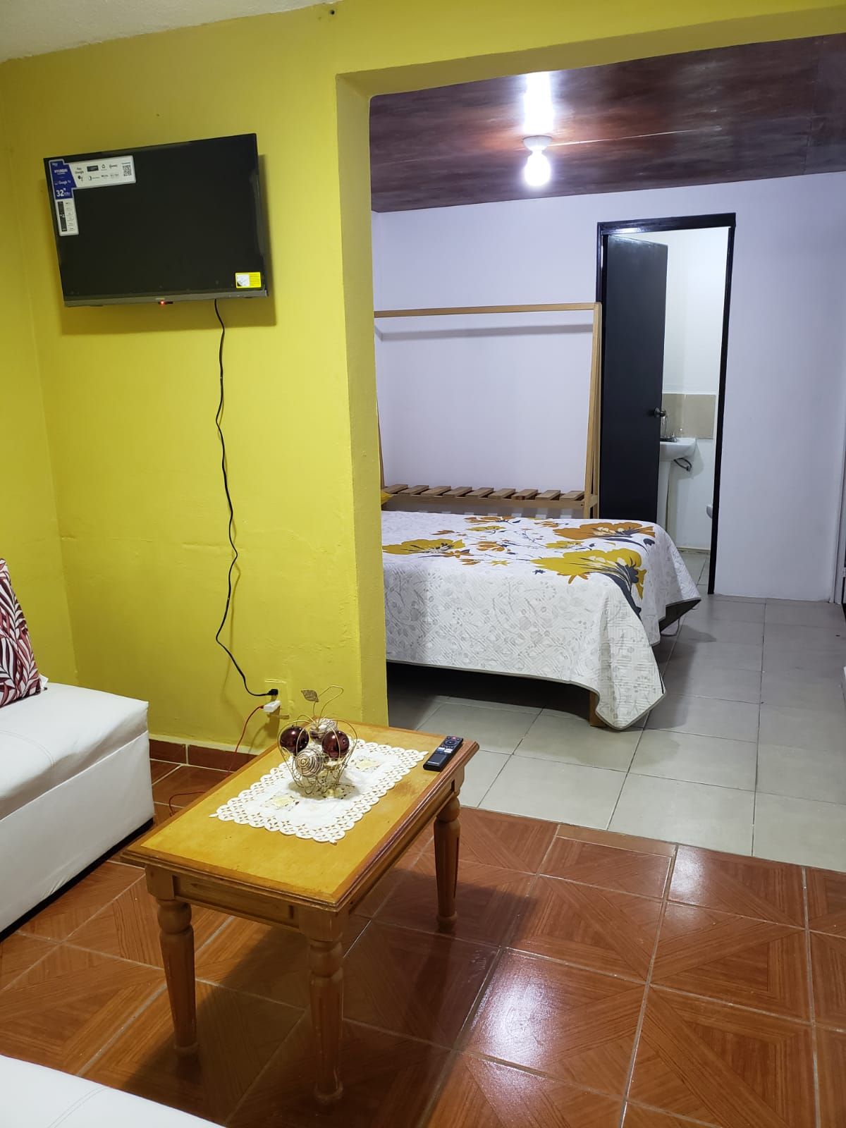 nice apartment in a central area with amenities