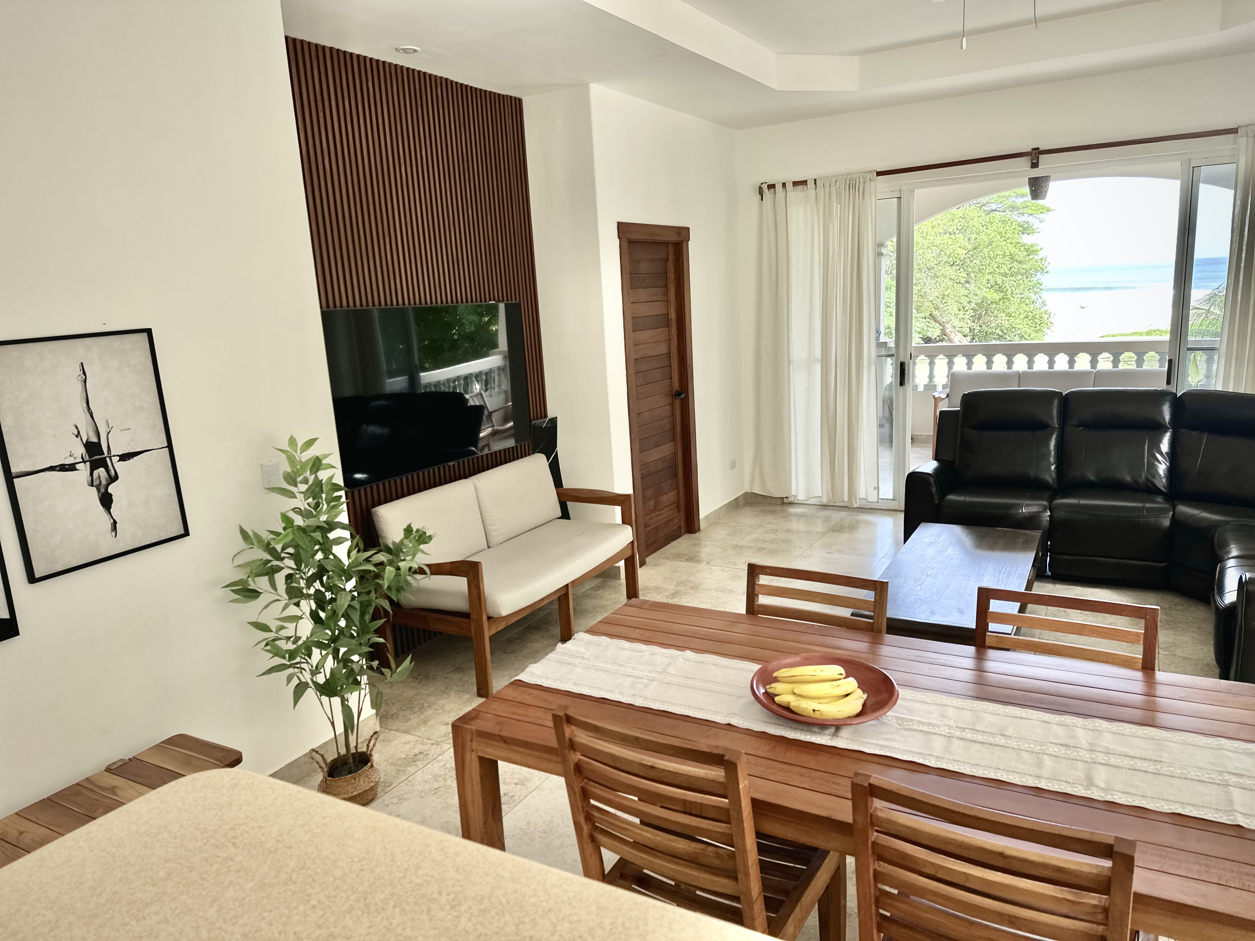 Modern Condo Steps from Iguana's Clubhouse