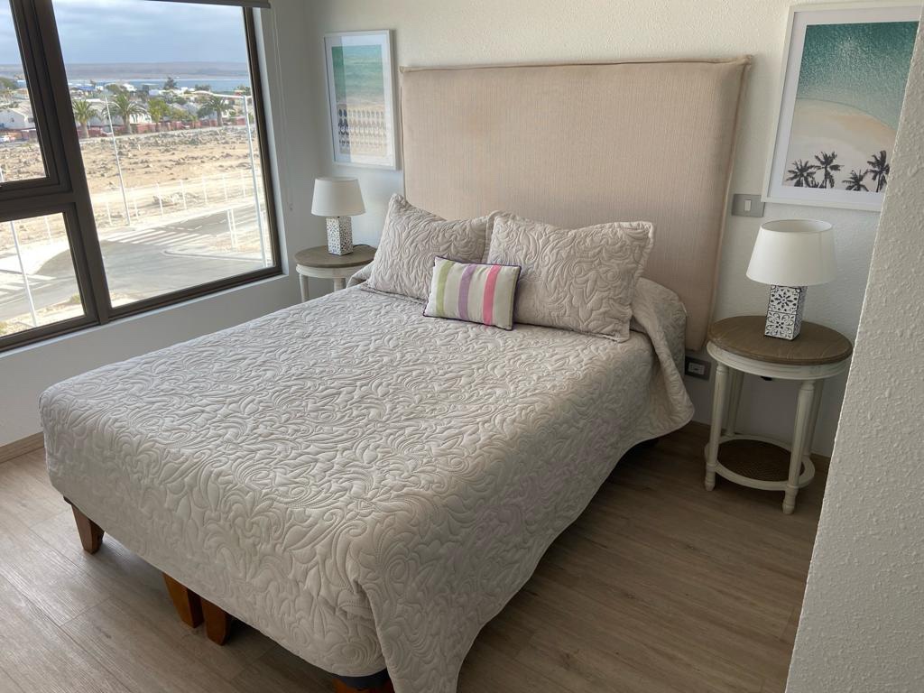 Apartment overlooking the ocean