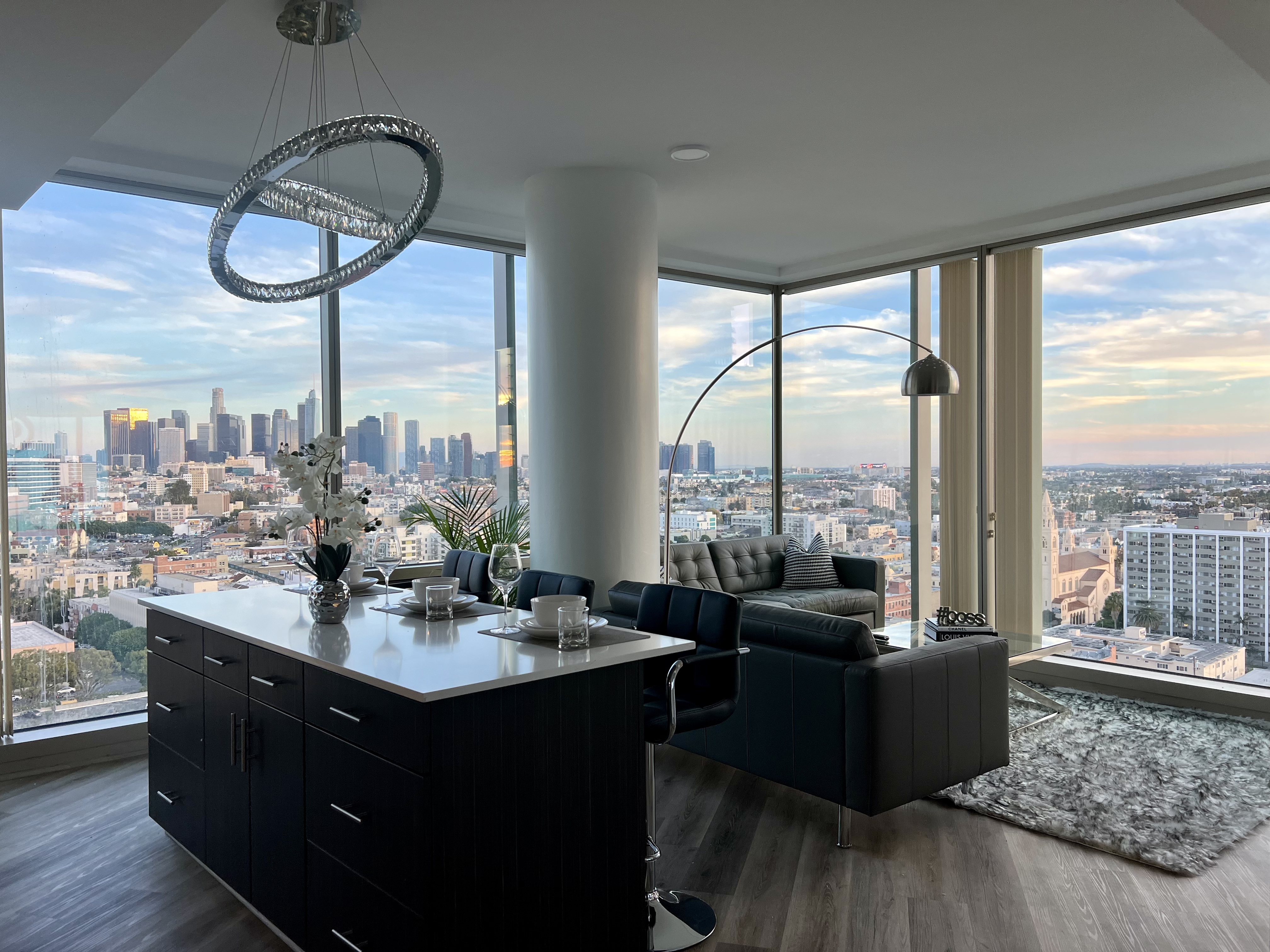 PENT HOUSE 4pets Los Angeles 4 Bedroom Penthouses in DTLA | Unit