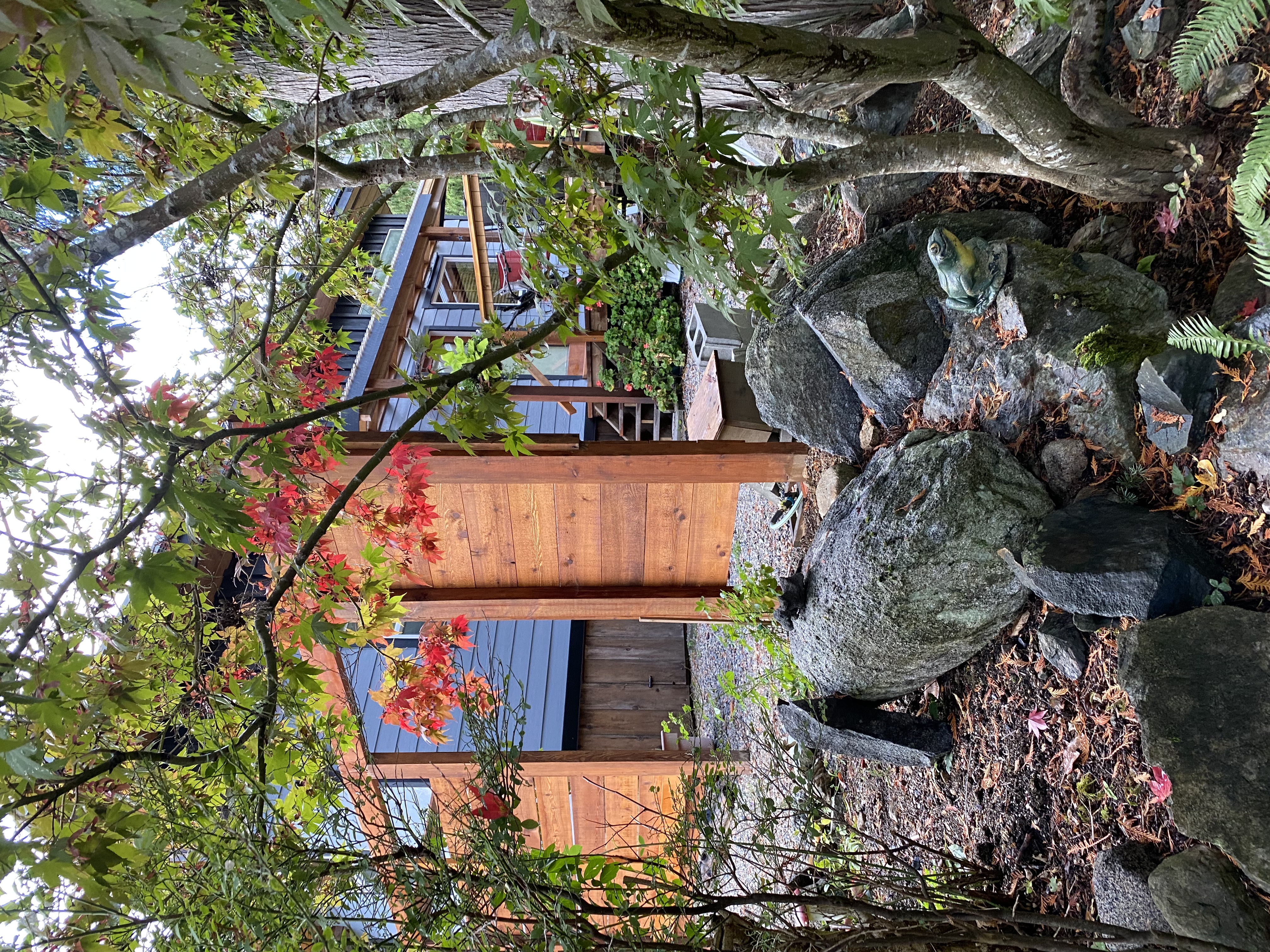 Little cabin in Middlepoint, Pender Harbour