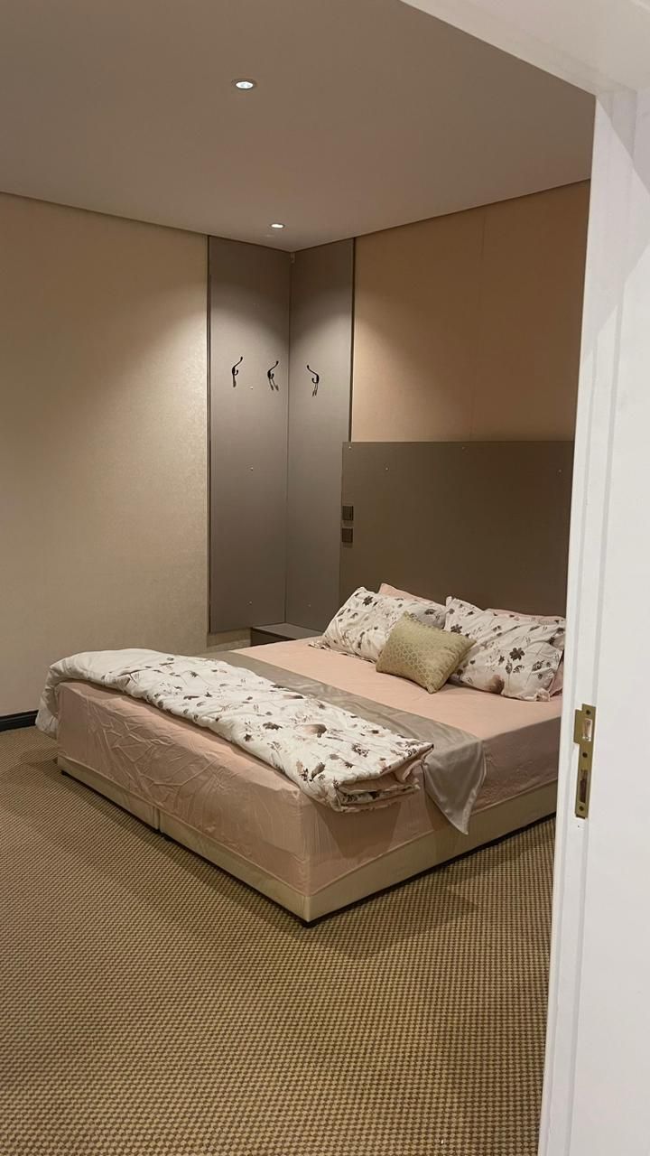 3 bedroom hotel apartment, lounge and kitchen