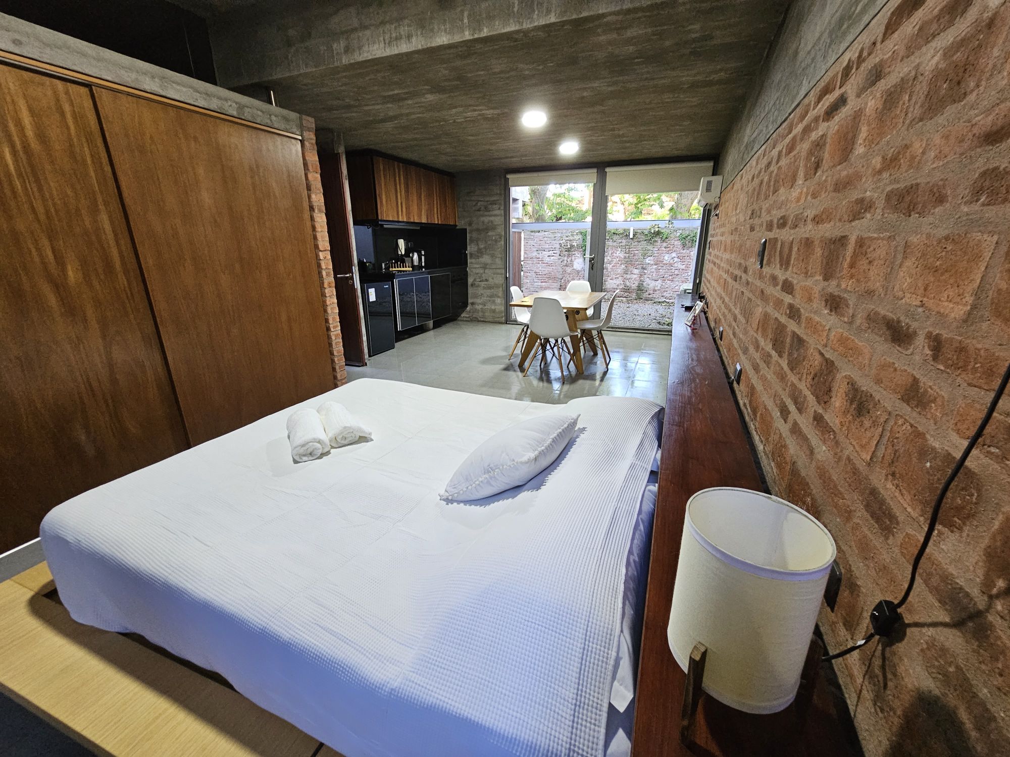 modern historical apt 01